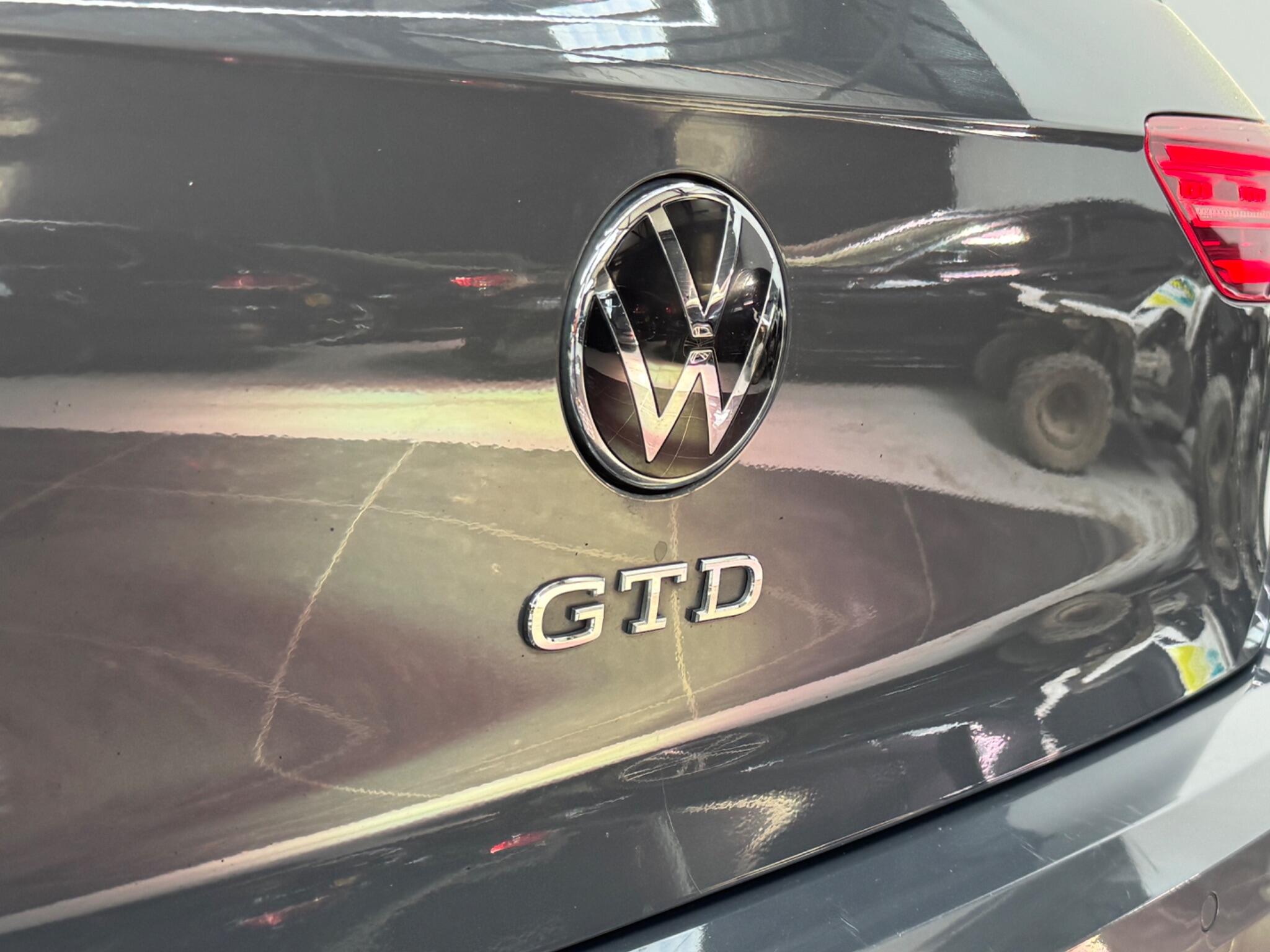 Volkswagen Golf view 11