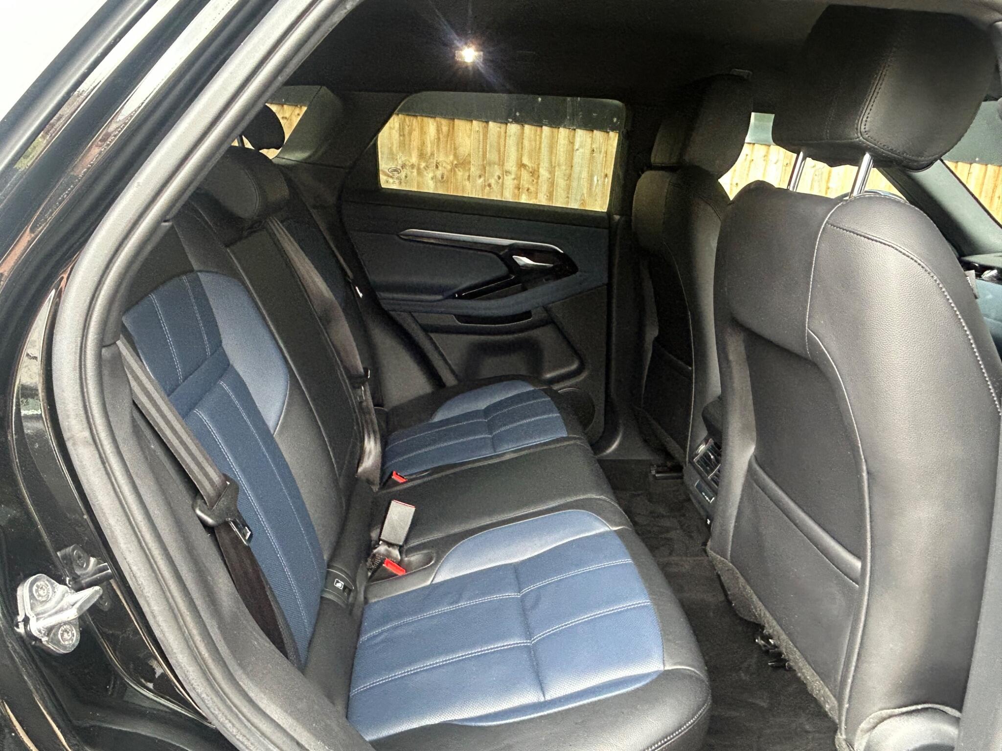 Land Rover Range Rover Evoque view 38