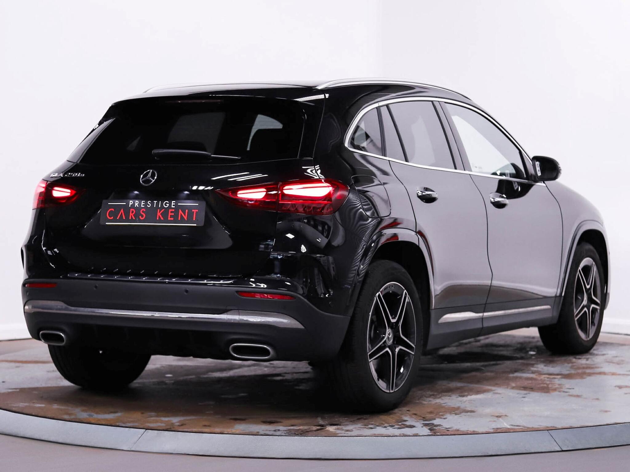 Mercedes-Benz Gla view 28