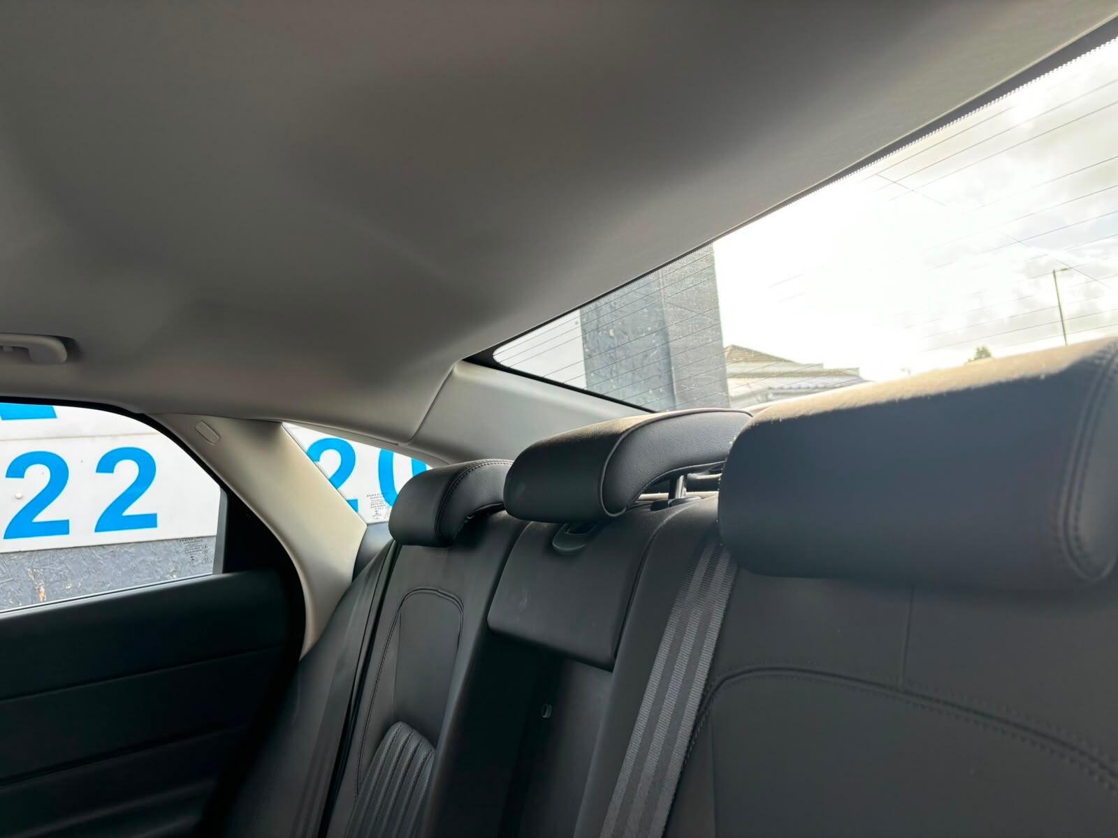 Jaguar XF view 19