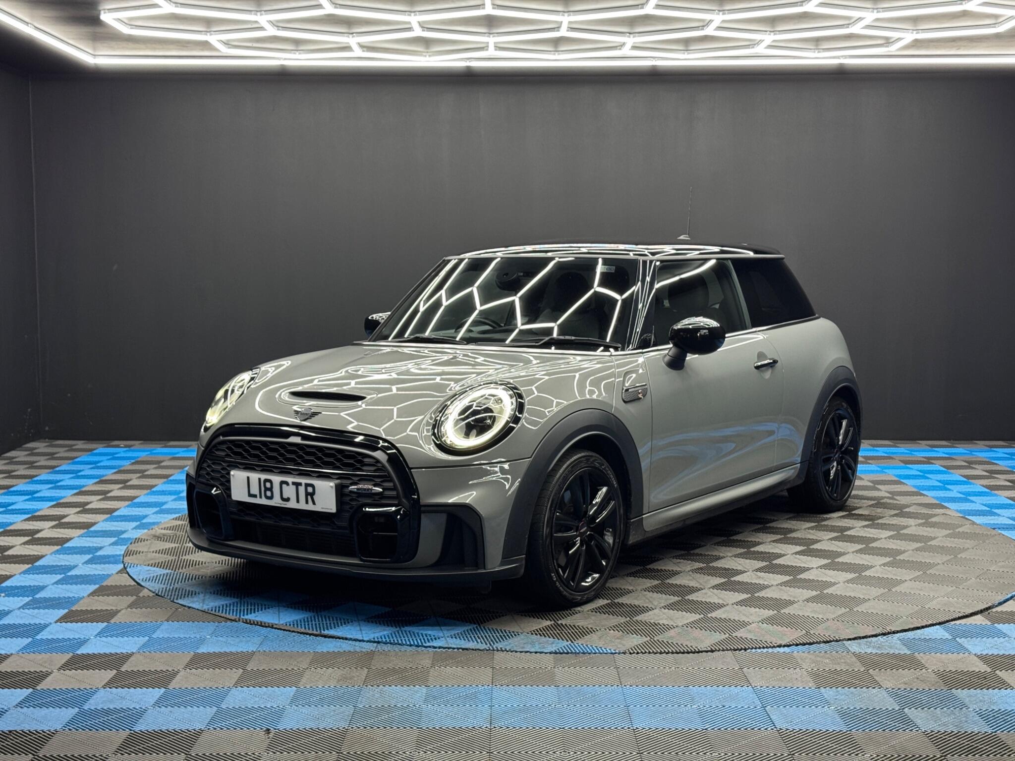 MINI Hatch view 3