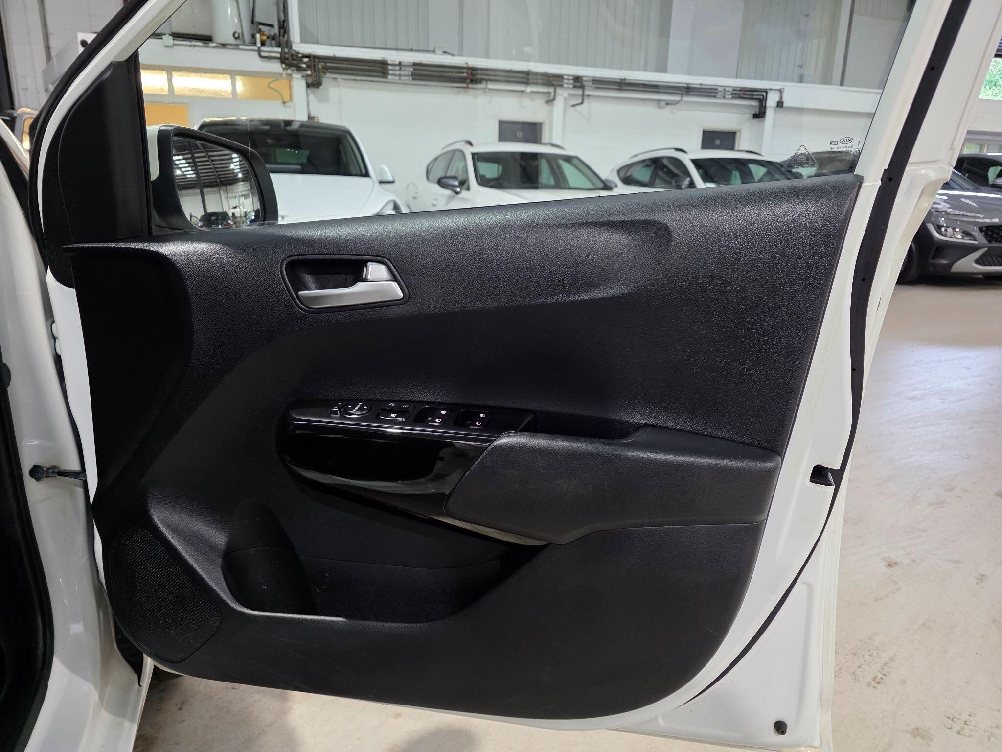 Kia Picanto view 11