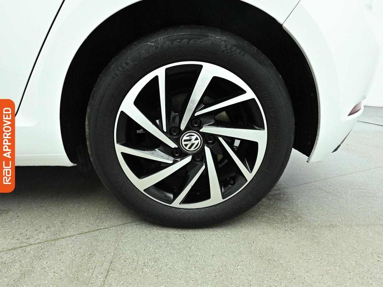 Volkswagen Golf view 27