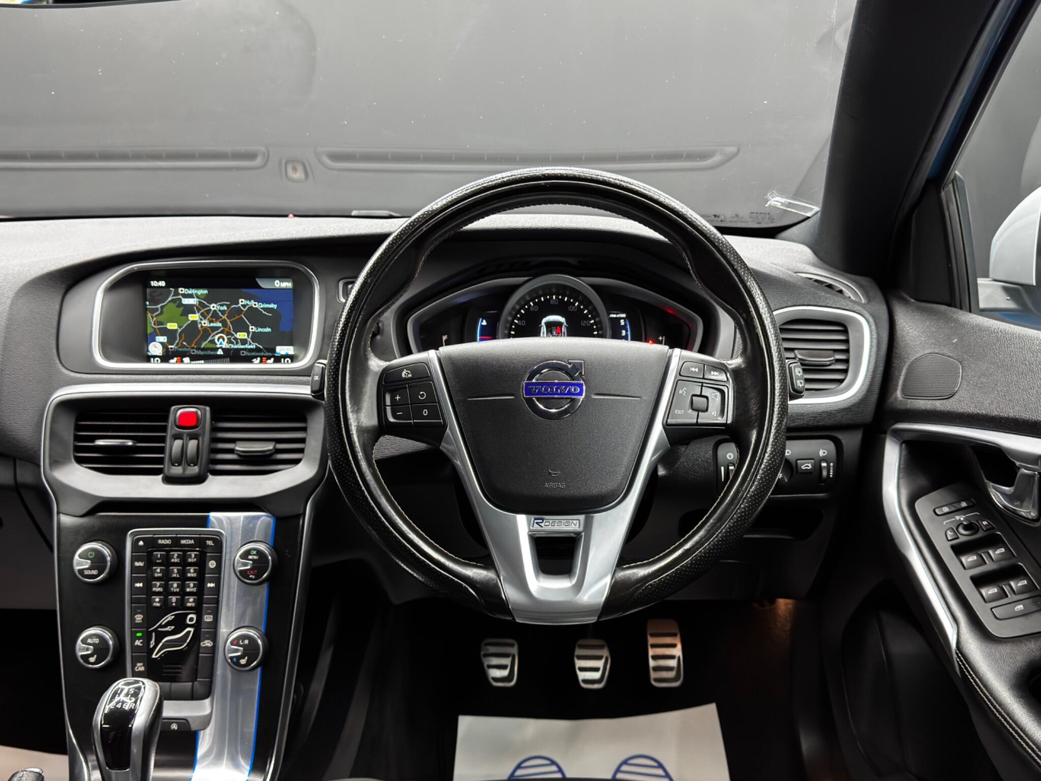 Volvo V40 view 18