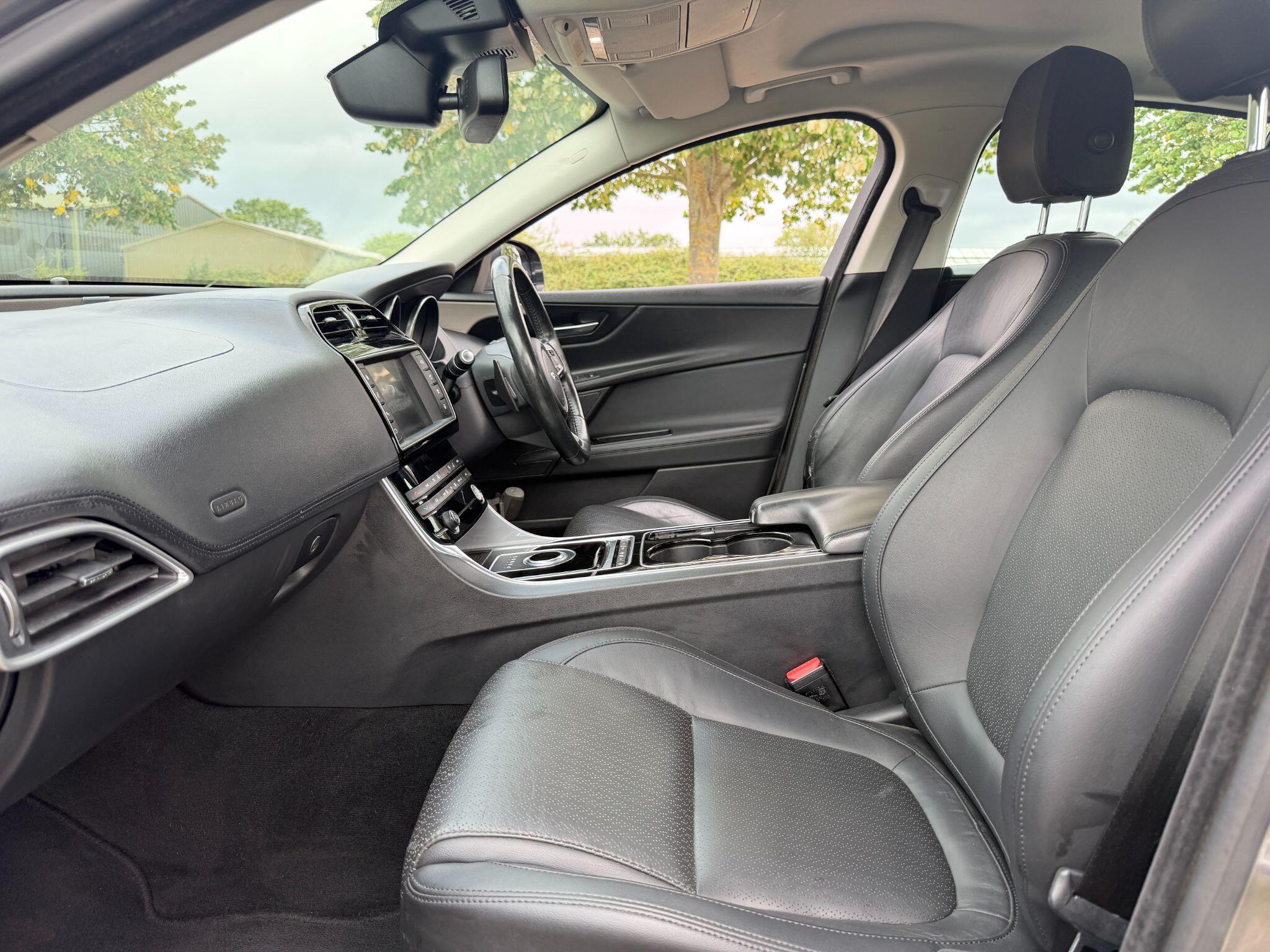 Jaguar Xe view 24