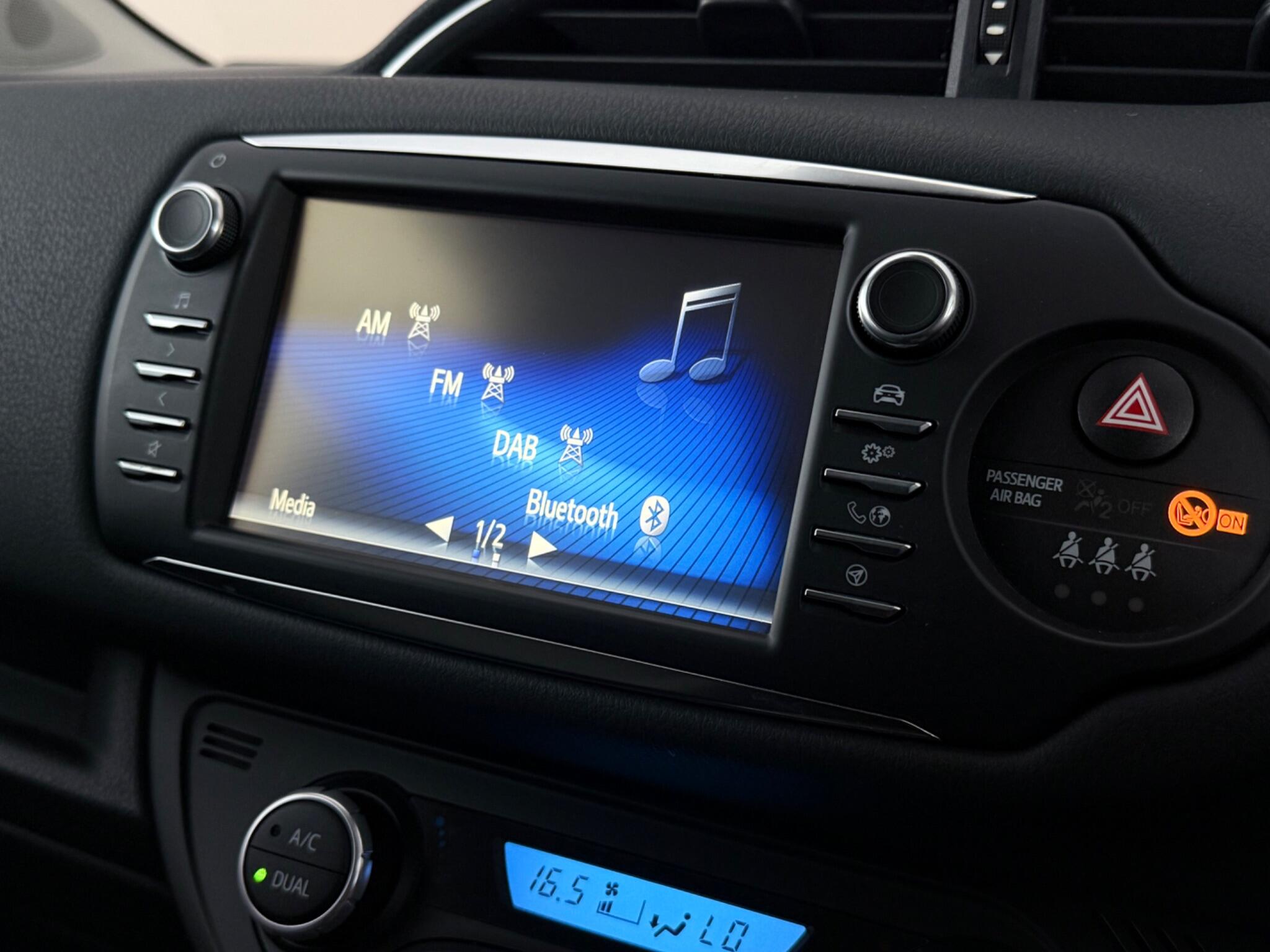 Toyota Yaris view 22