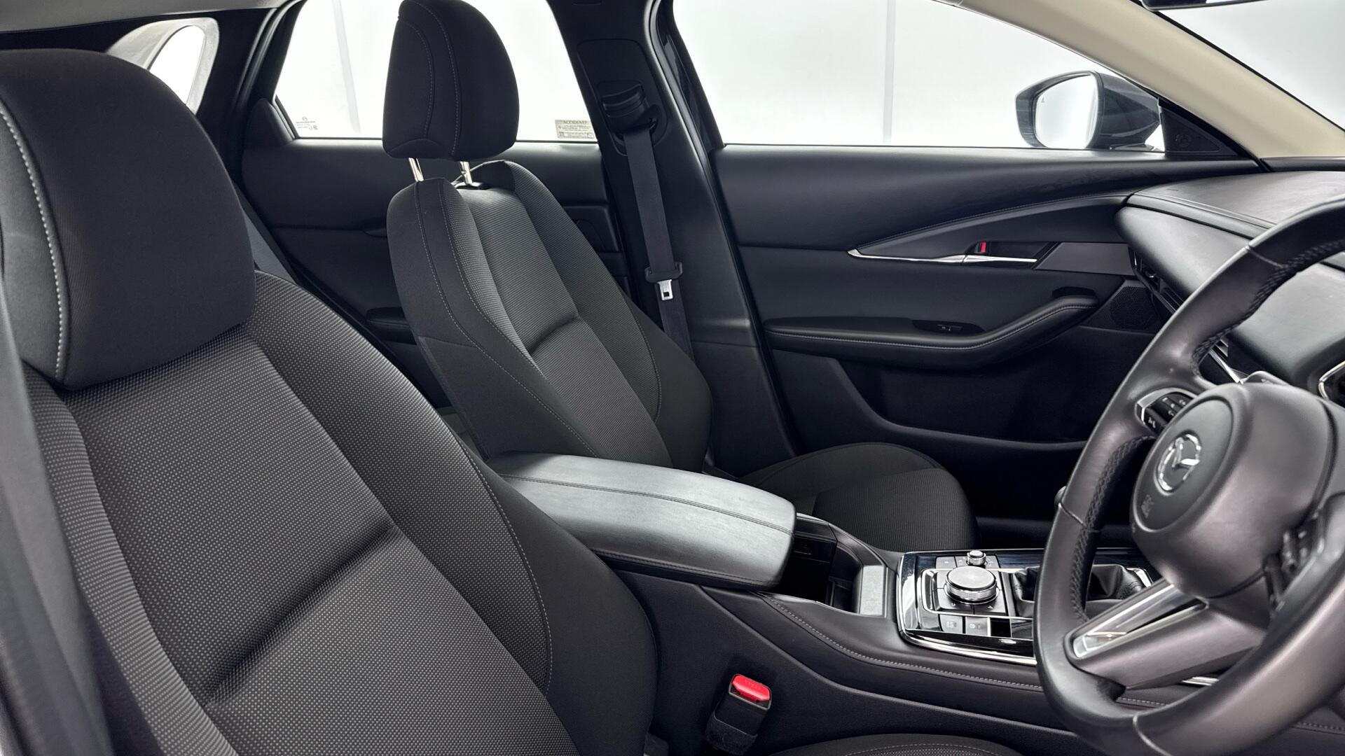 Mazda CX-30 view 16