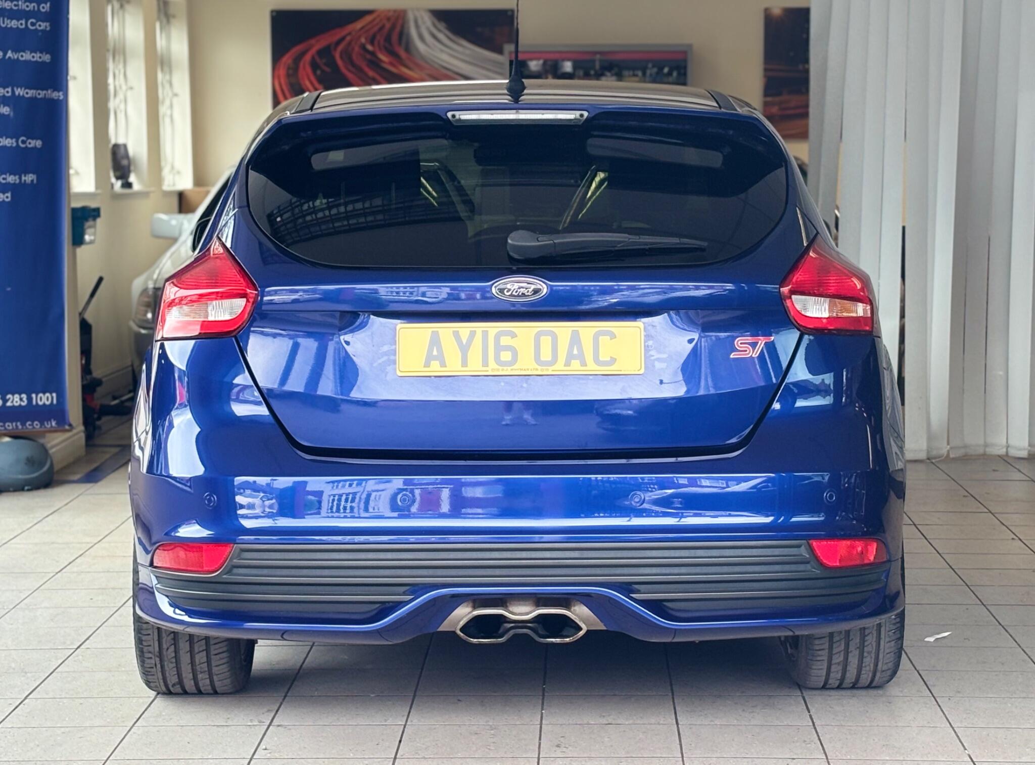 Ford Focus view 10