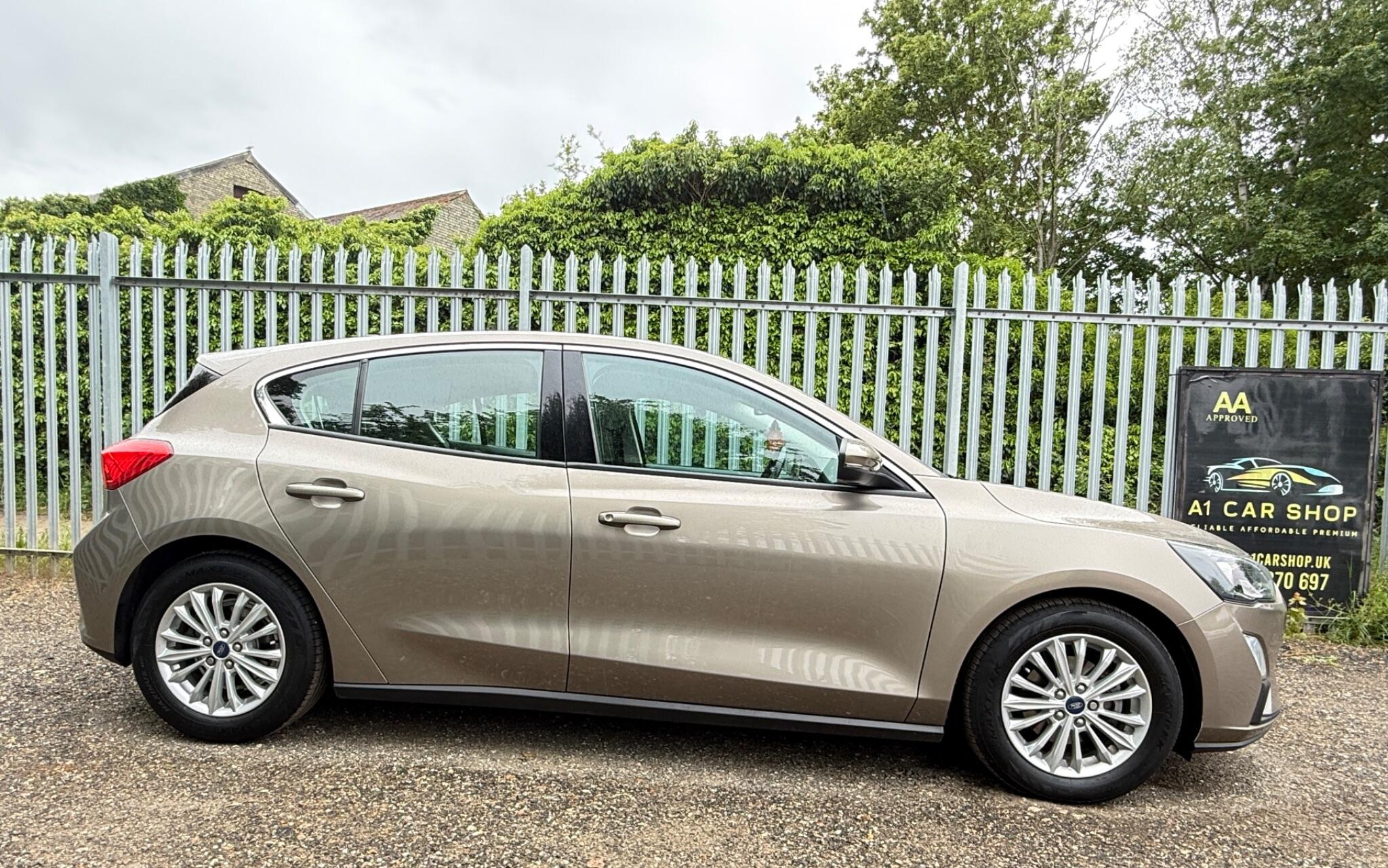 2019 Ford Focus image 15