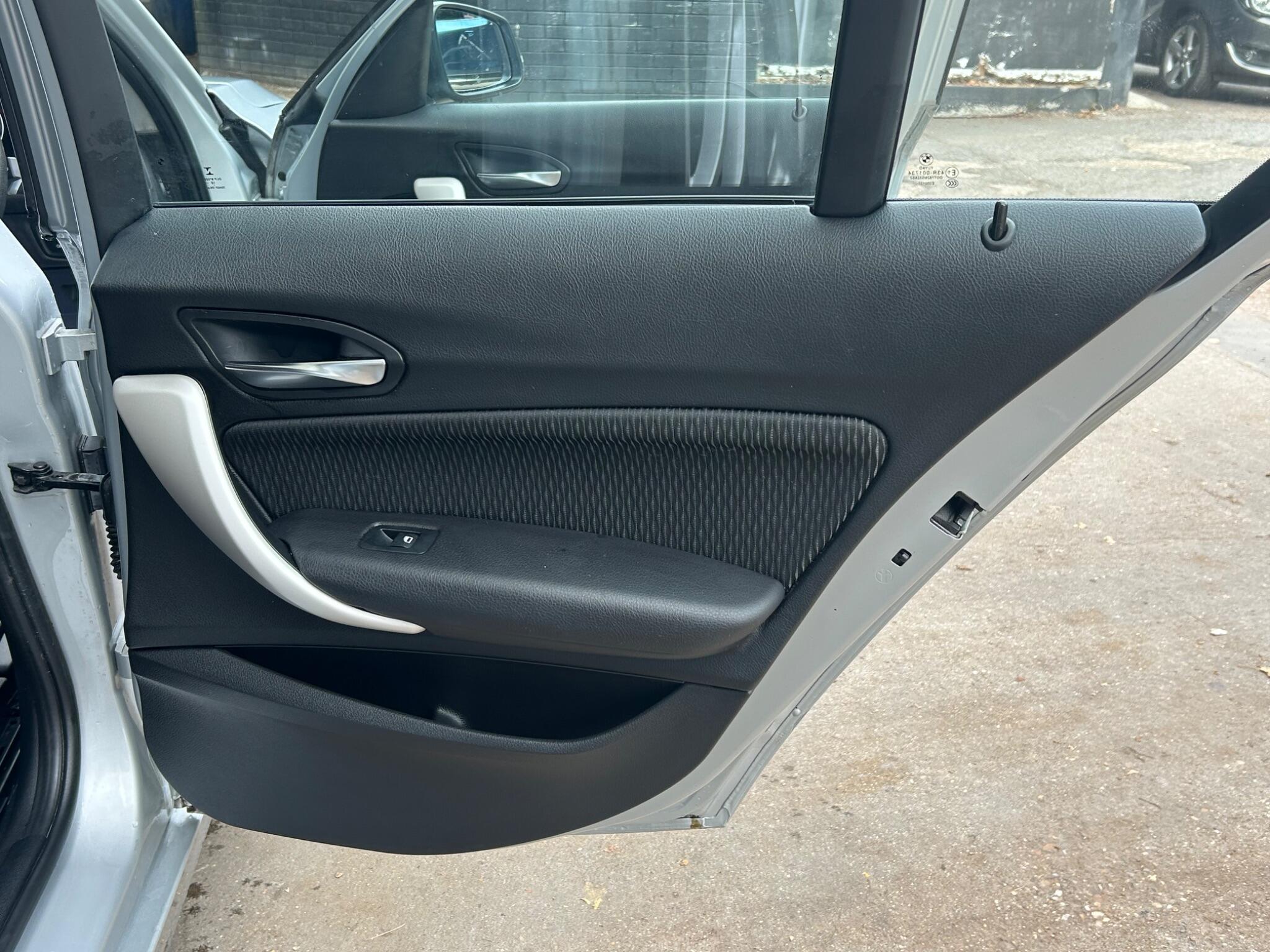 BMW 1 Series view 38