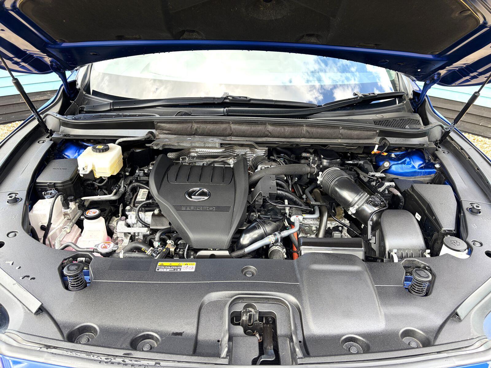 Lexus RX view 12