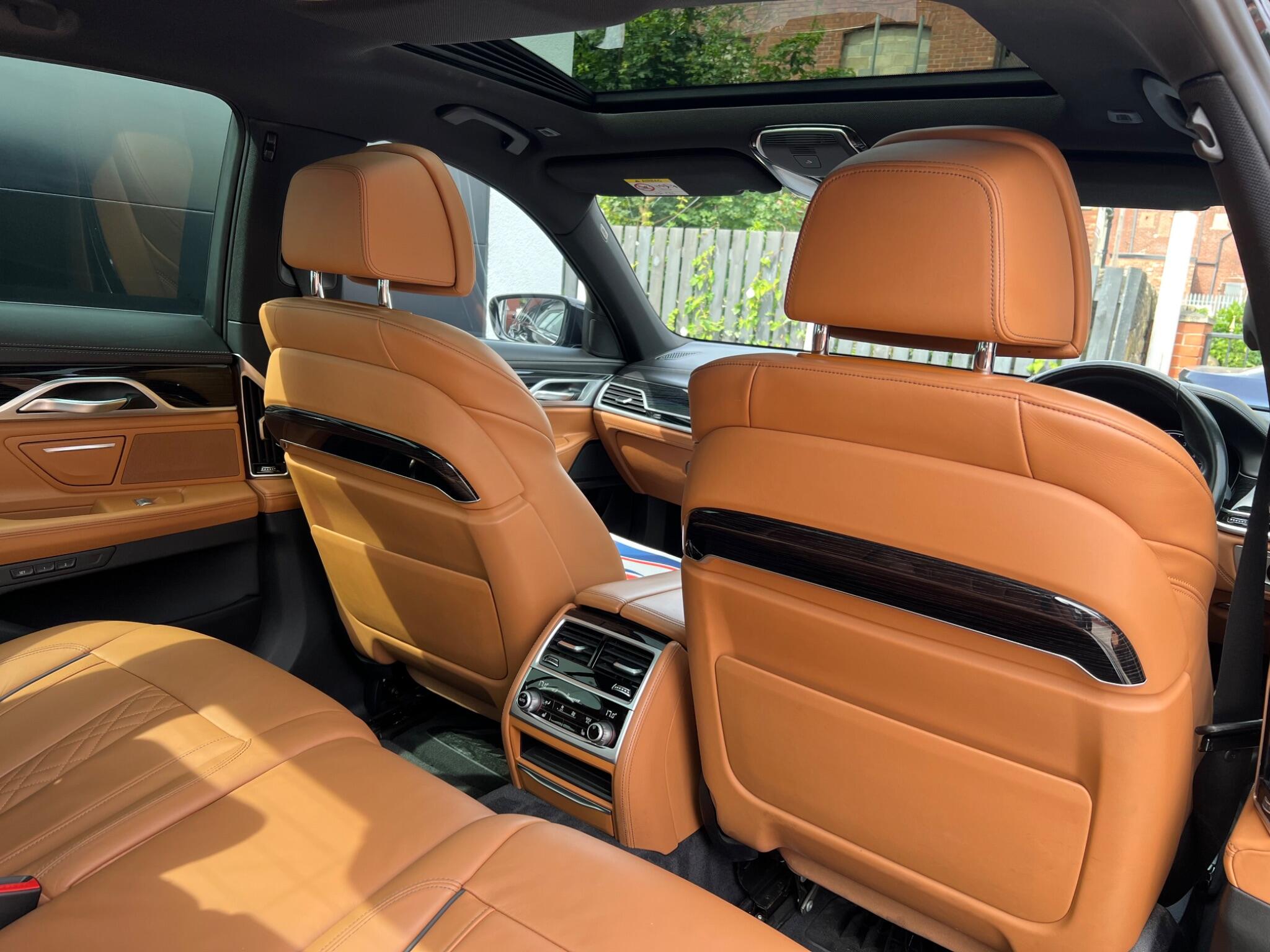 BMW 7 Series view 69
