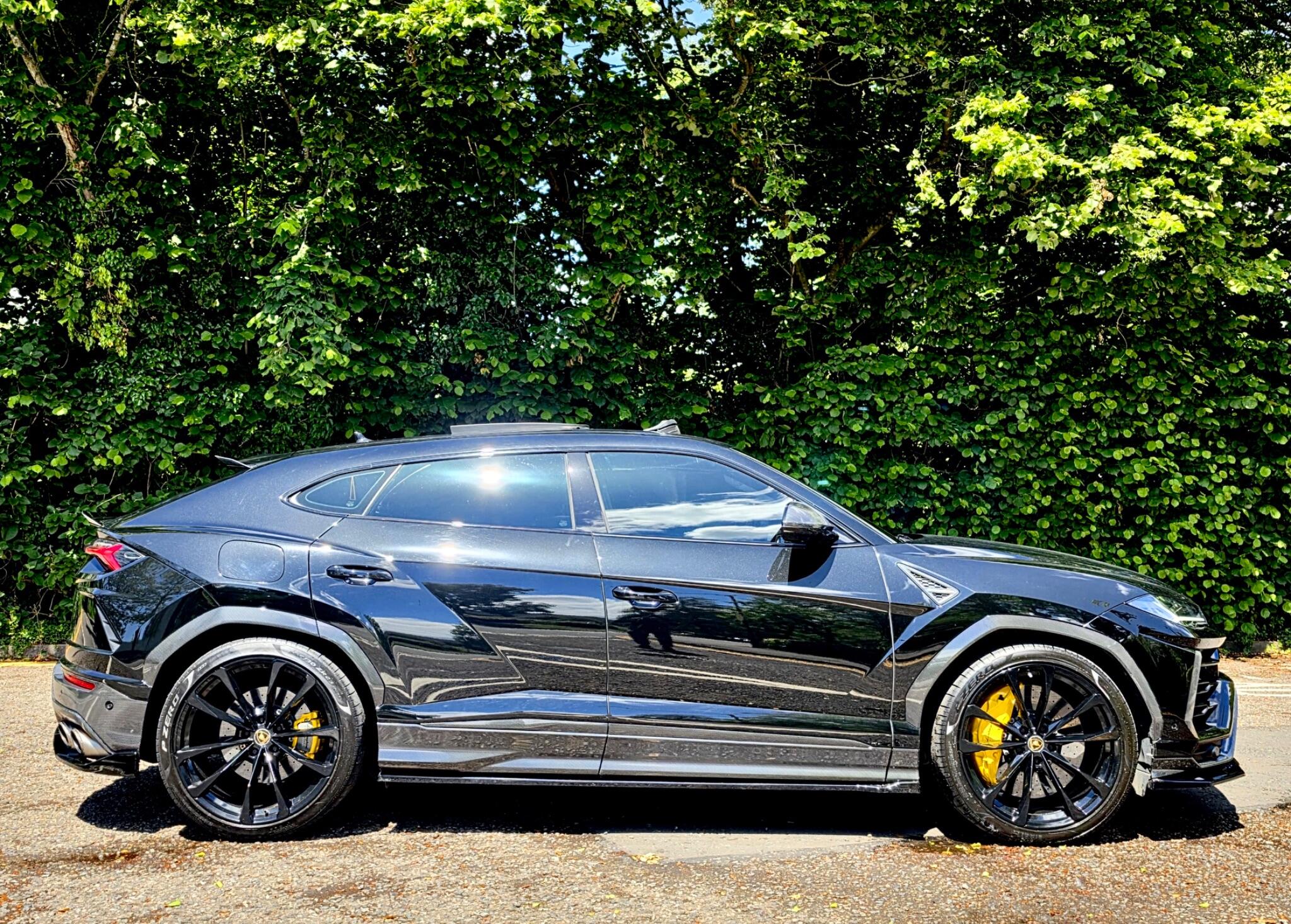 Lamborghini Urus view 16