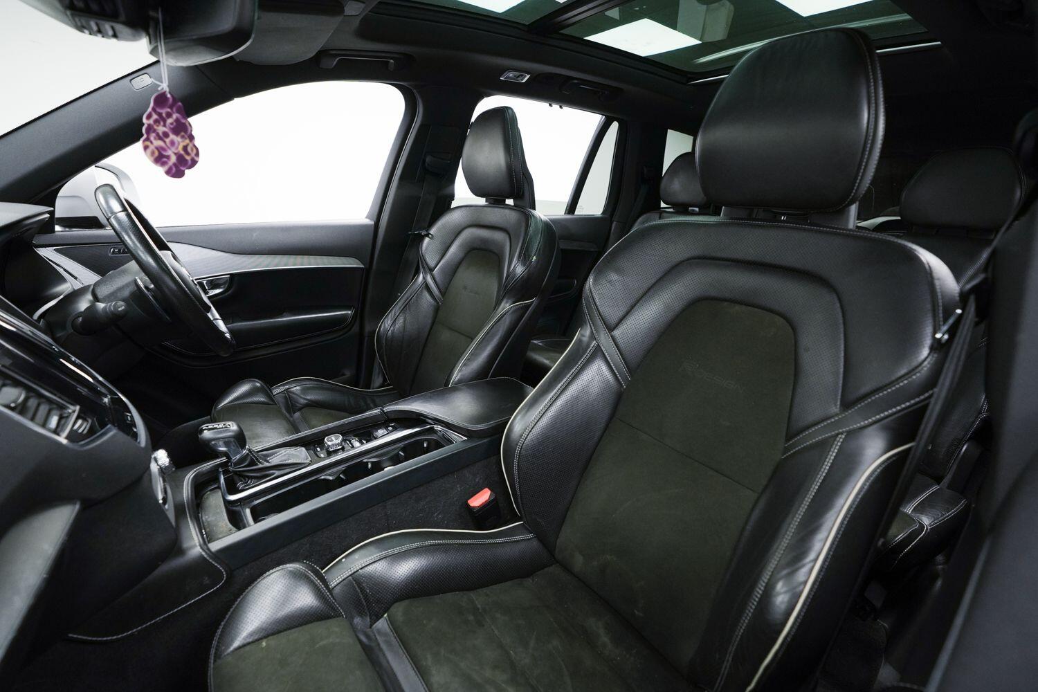 Volvo XC90 view 21
