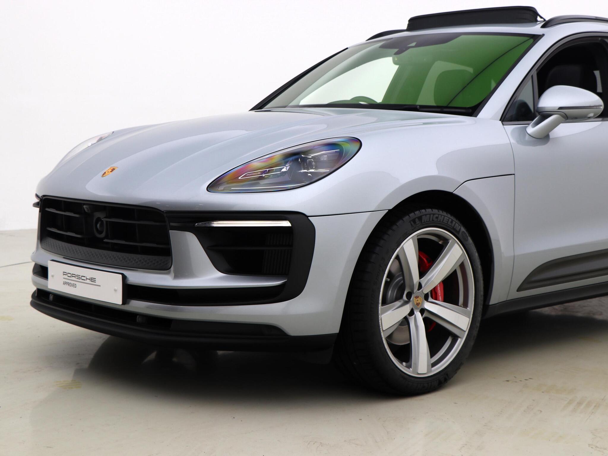 Porsche Macan view 13