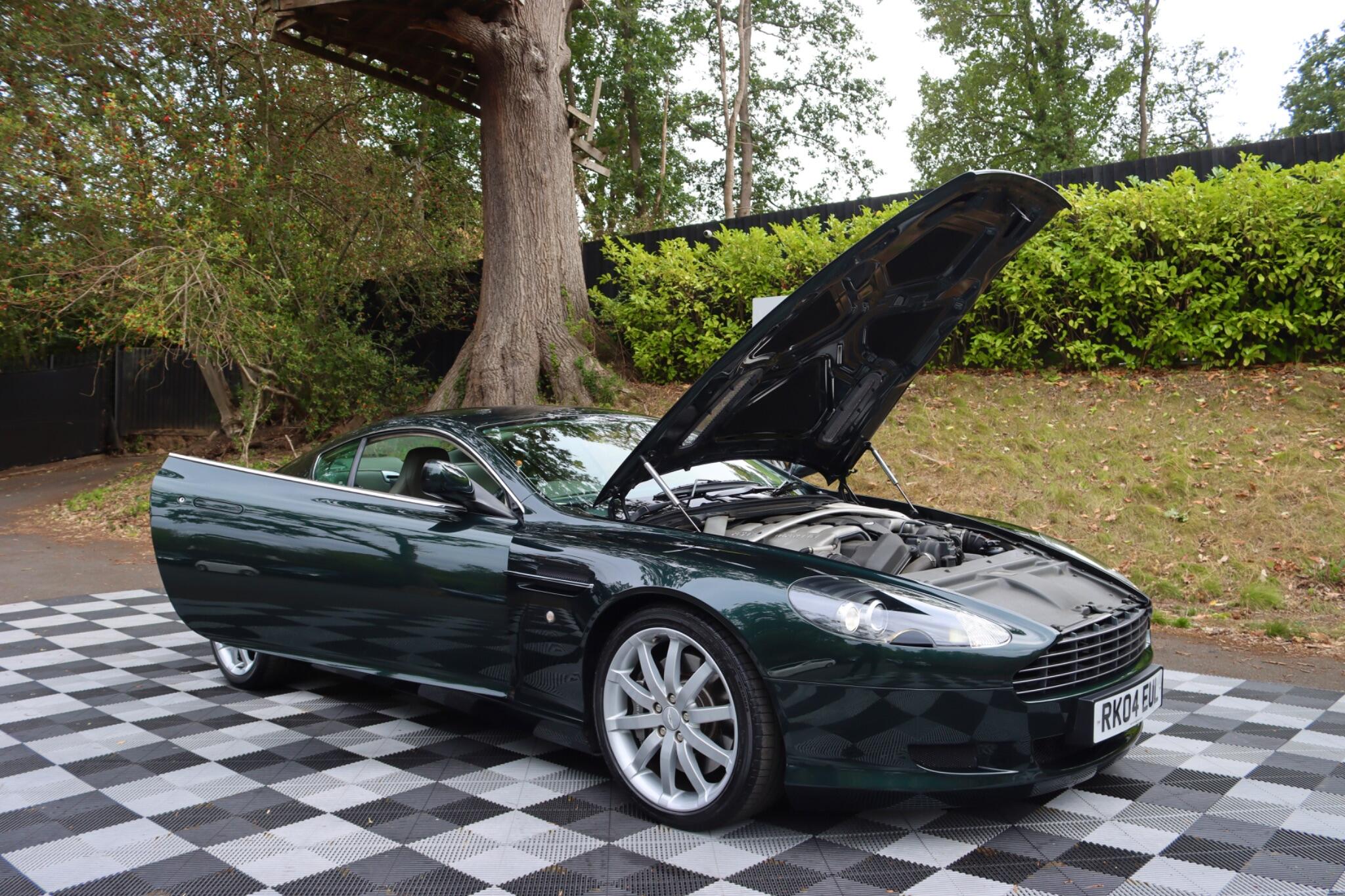 Aston Martin DB9 view 18