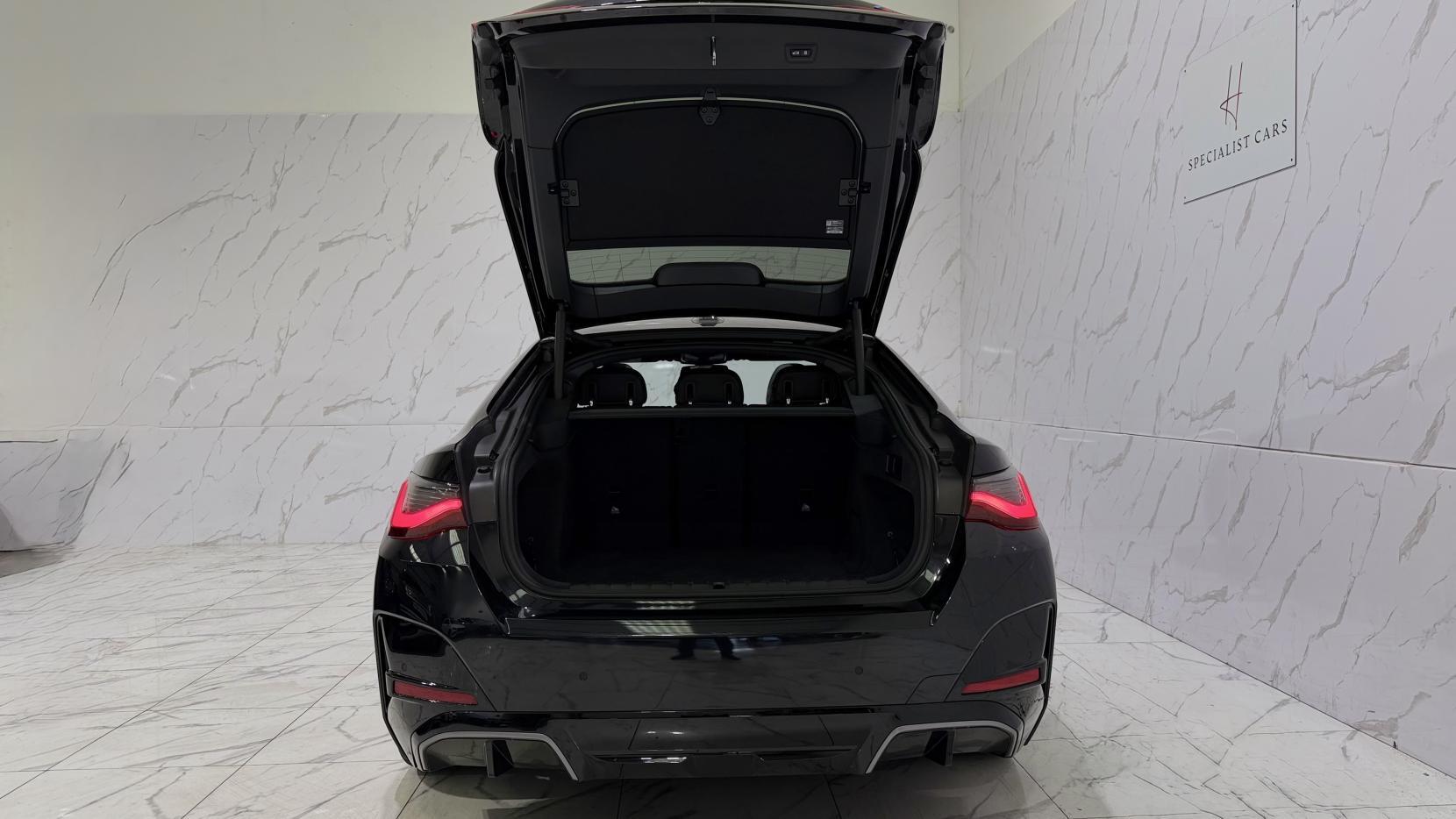BMW I4 view 41