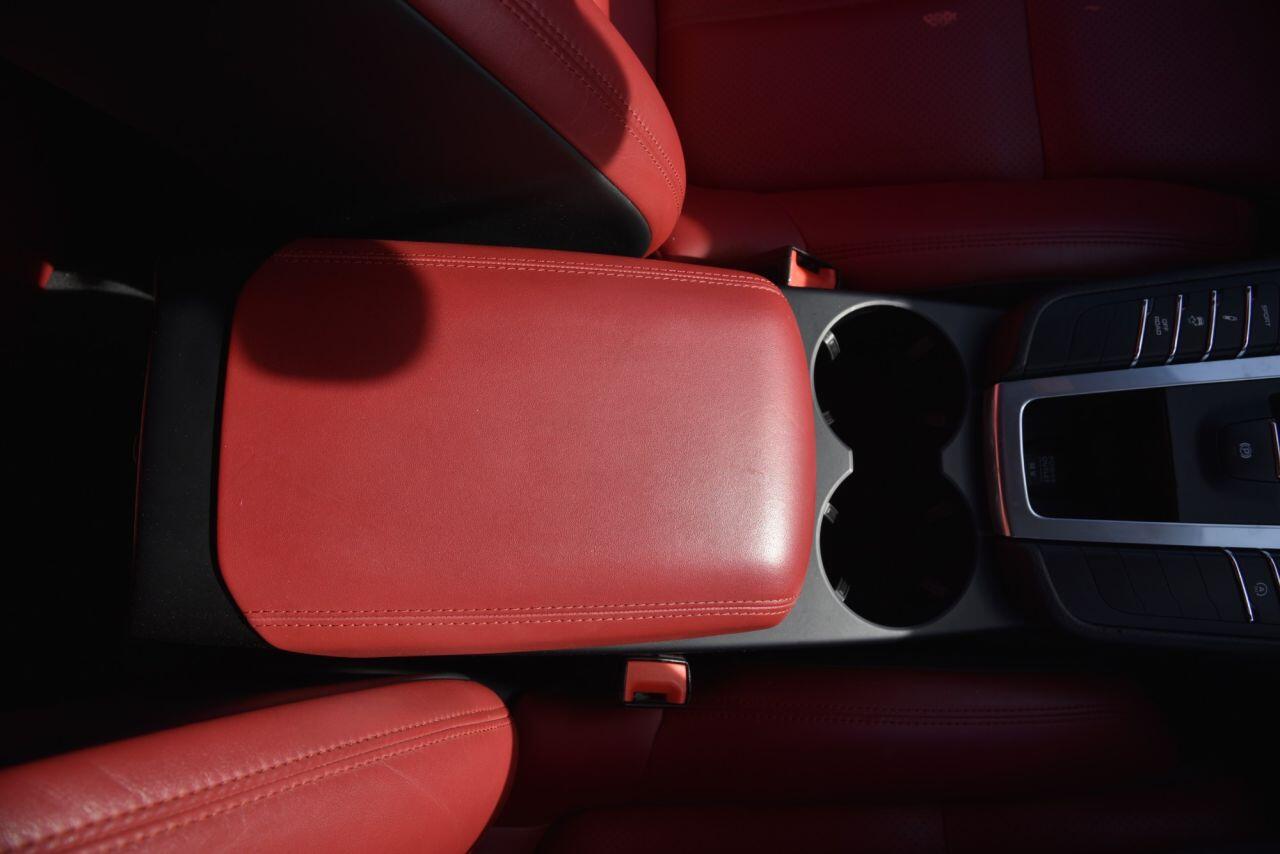 Porsche Macan view 37