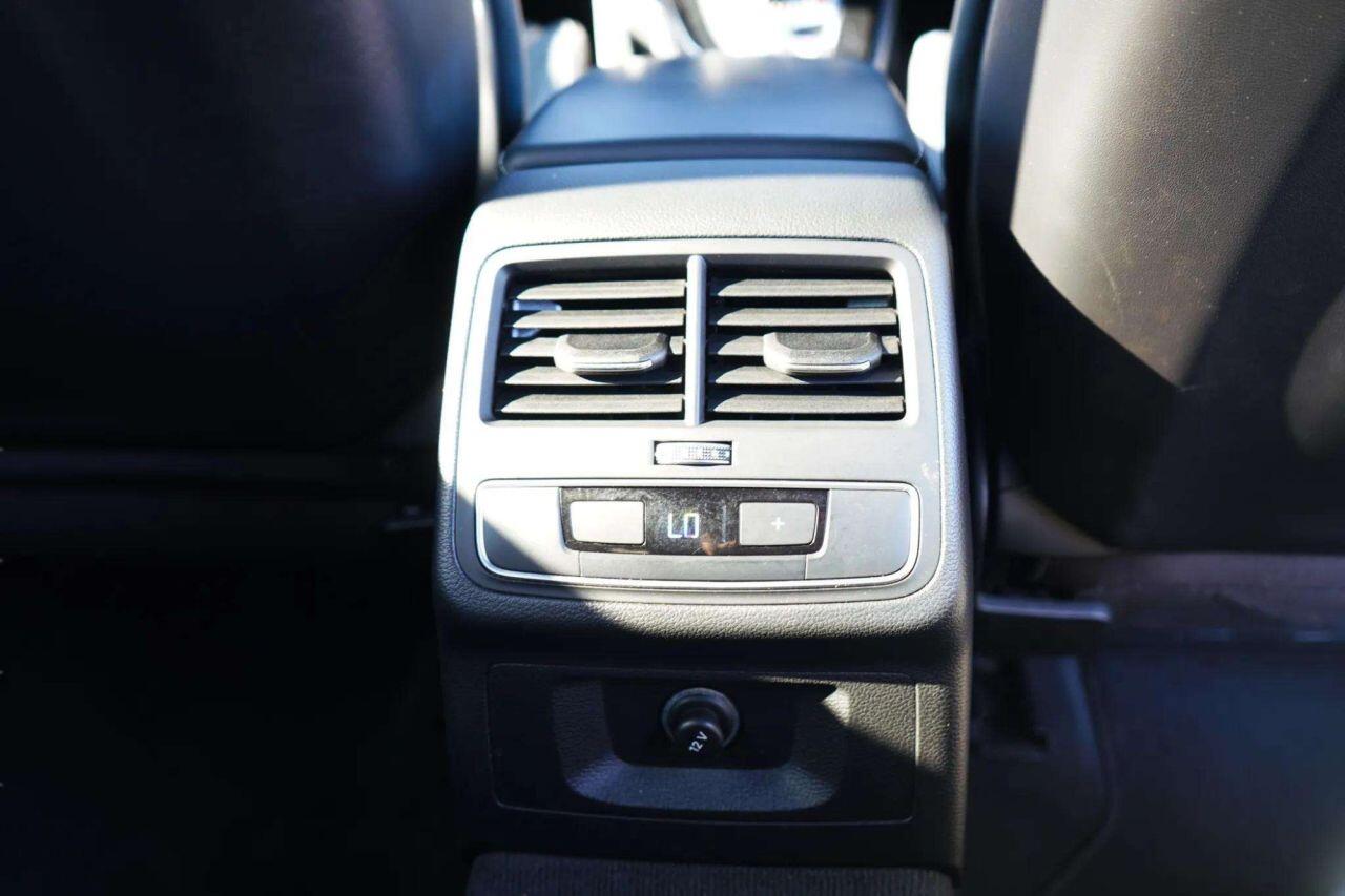 Audi RS4 Avant view 34