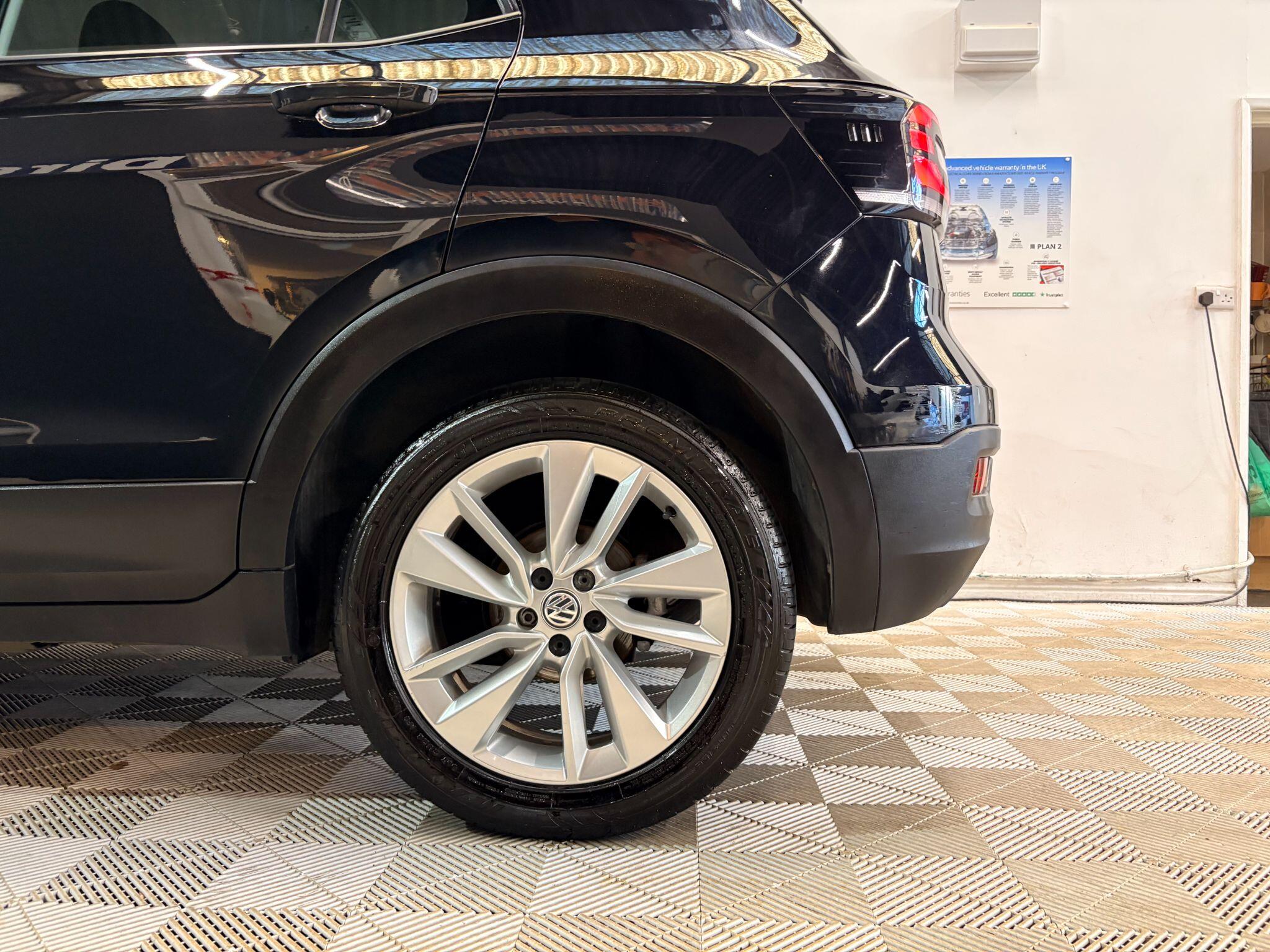 Volkswagen T-Cross view 8