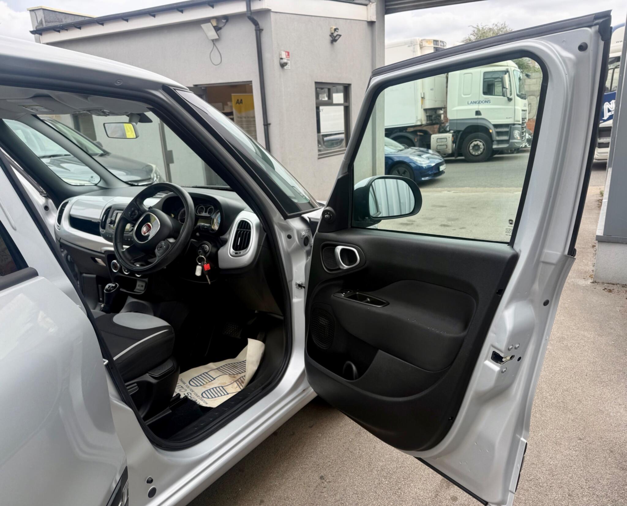 Fiat 500l view 15