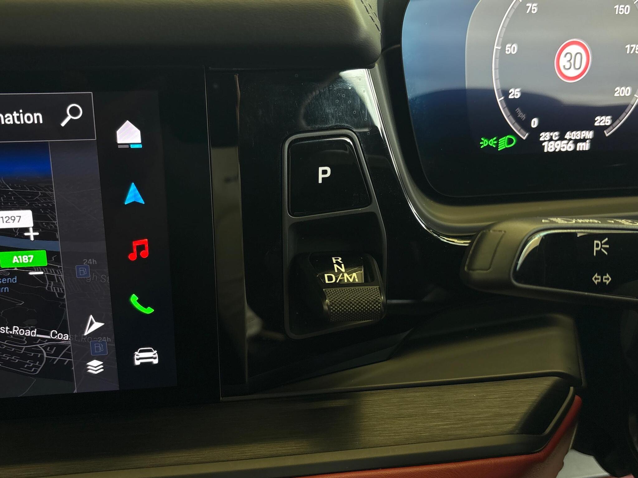 Porsche Cayenne view 12