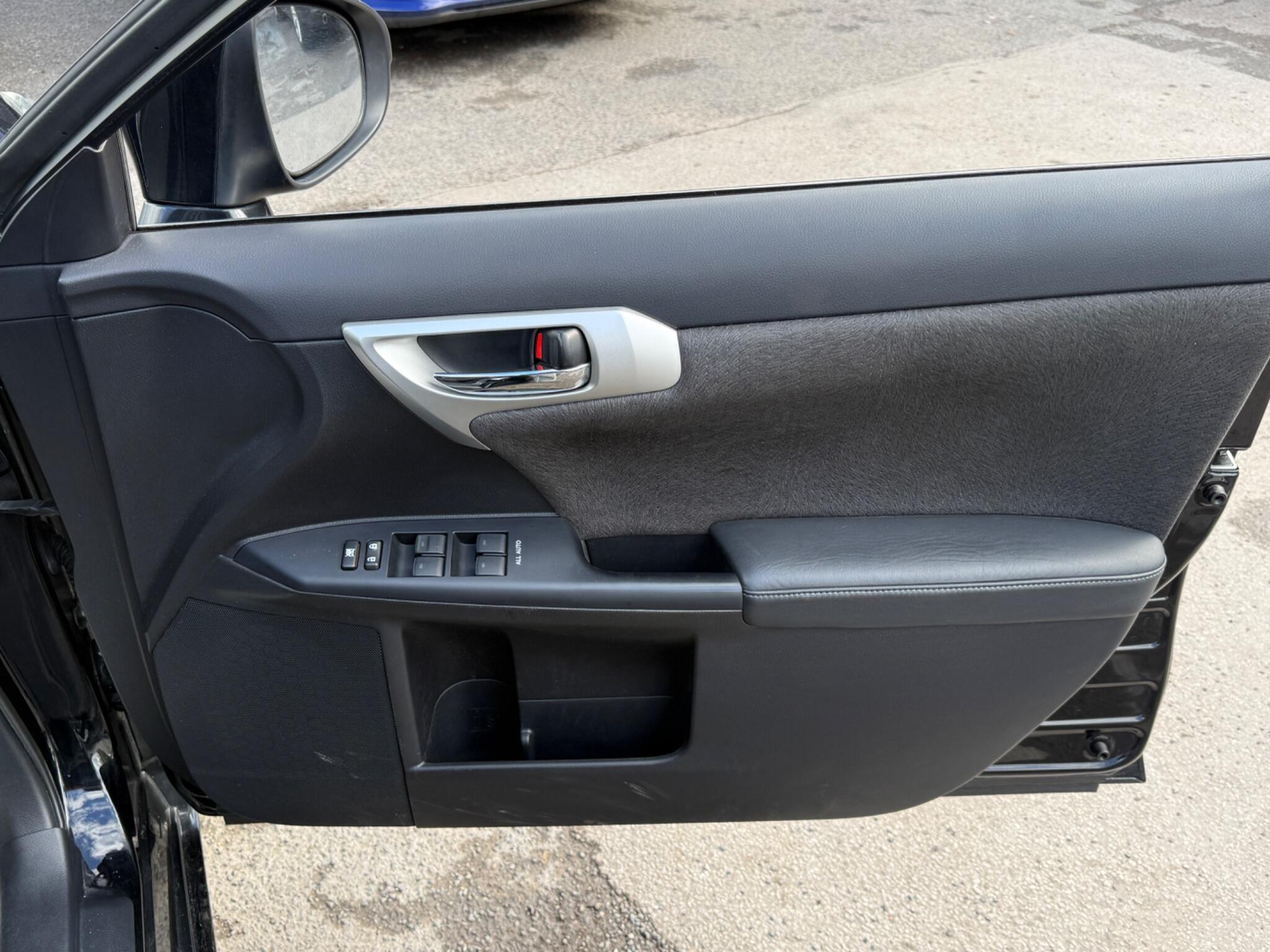 Lexus CT - Image 35