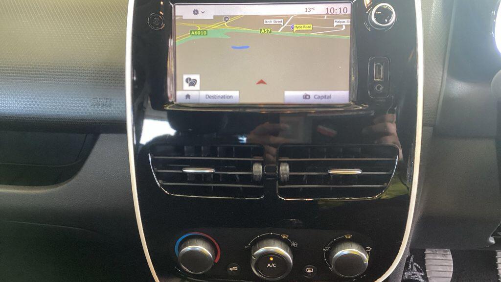 Renault Clio view 9