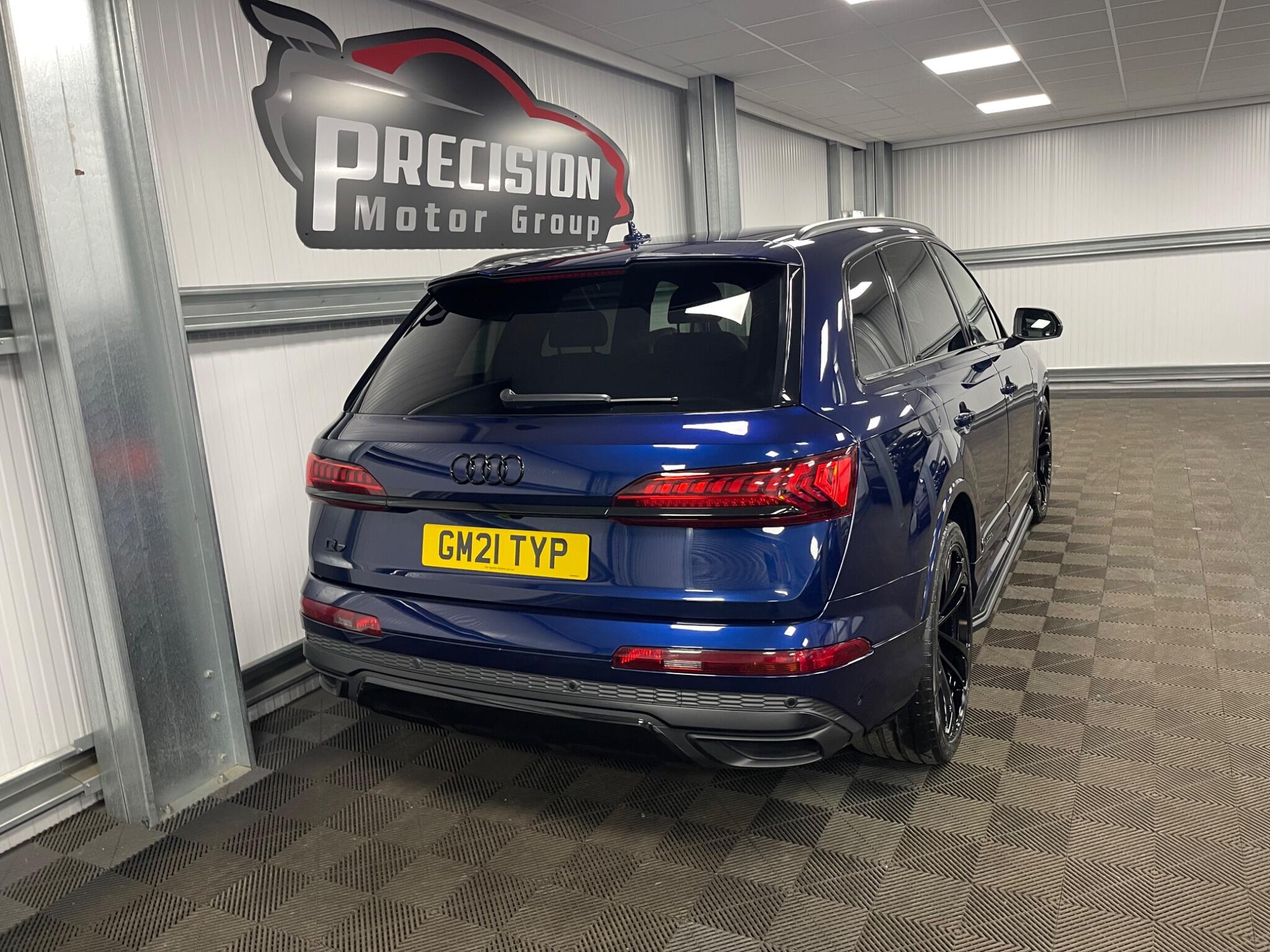 Audi Q7 view 27
