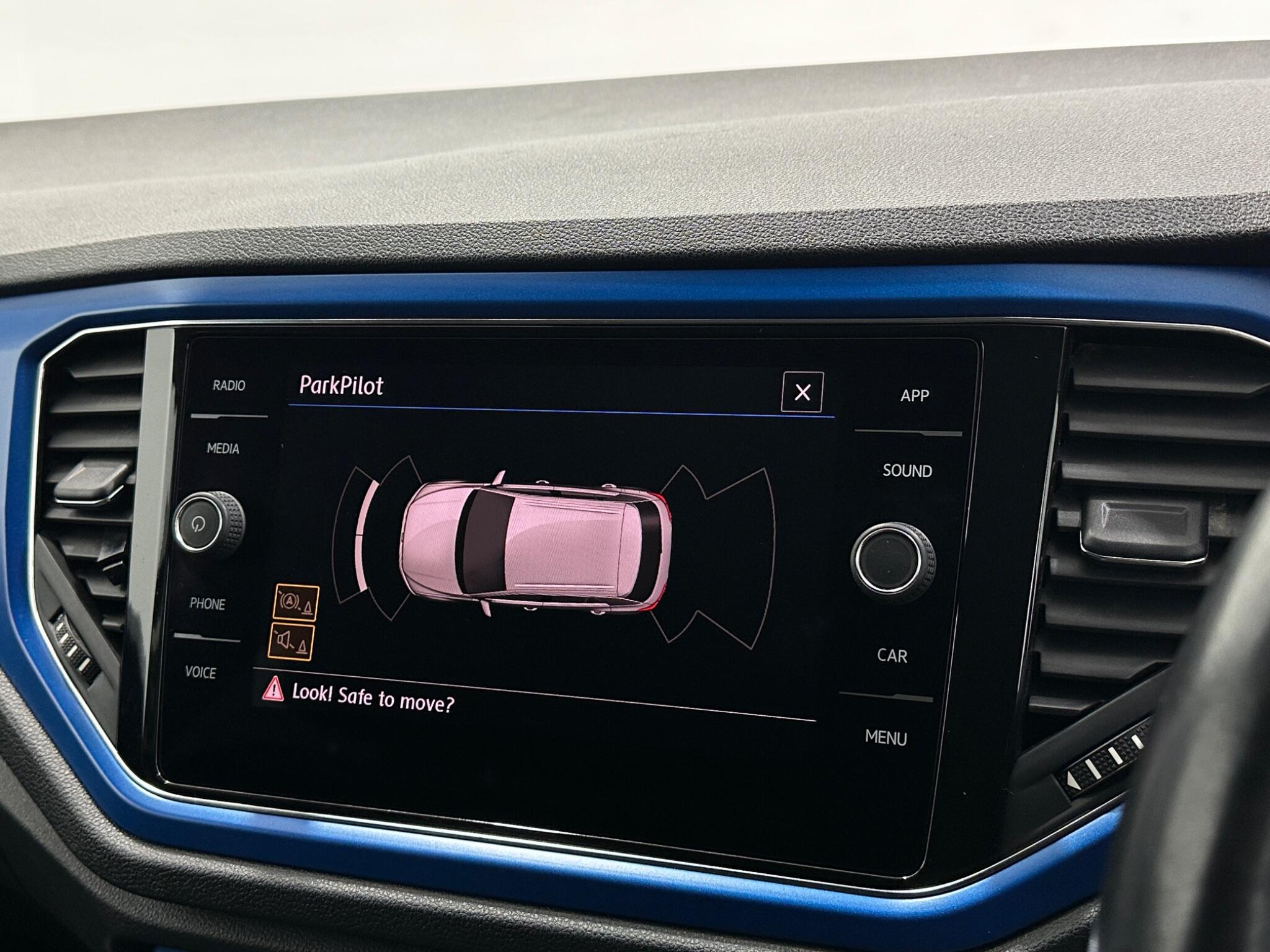 Volkswagen T-Roc view 22