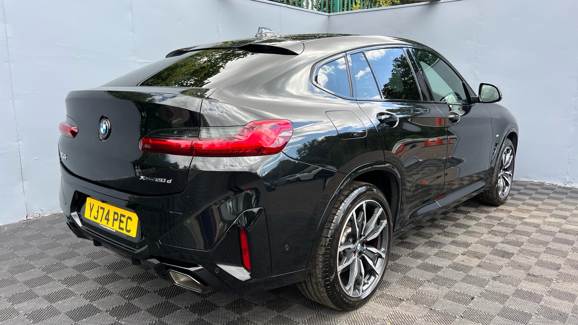 BMW X4 view 27