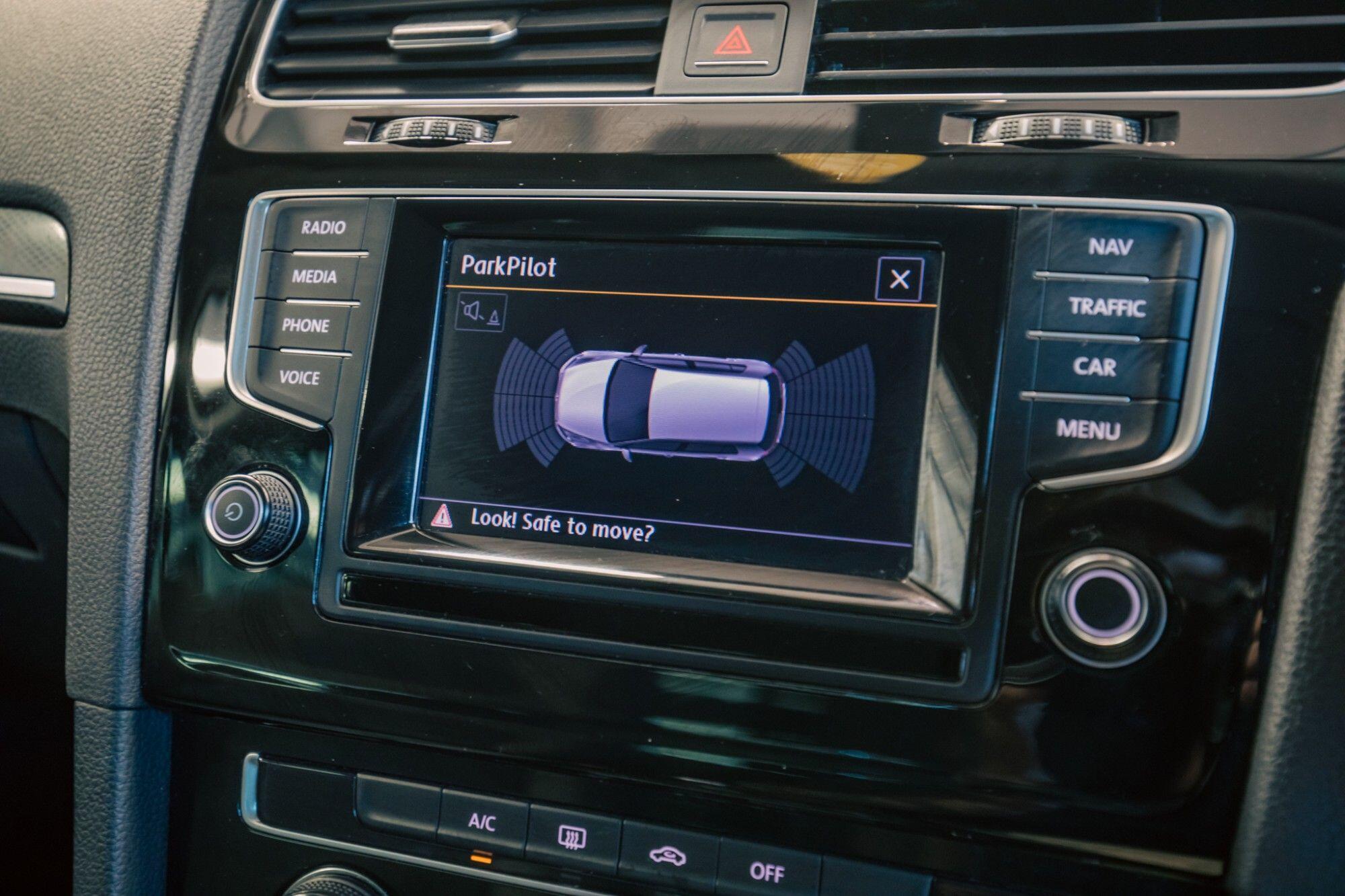 Volkswagen Golf view 23