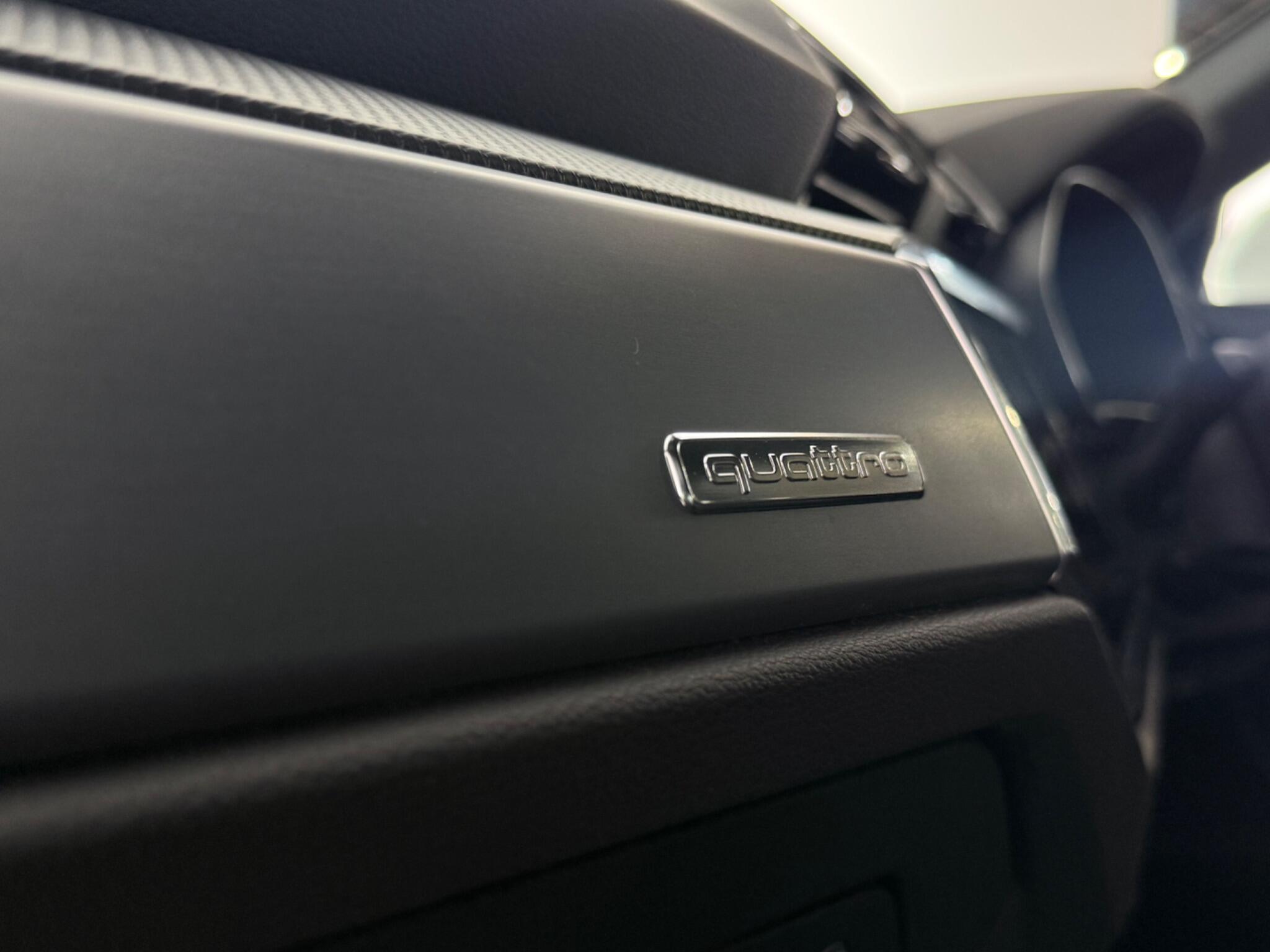 Audi Q3 view 12