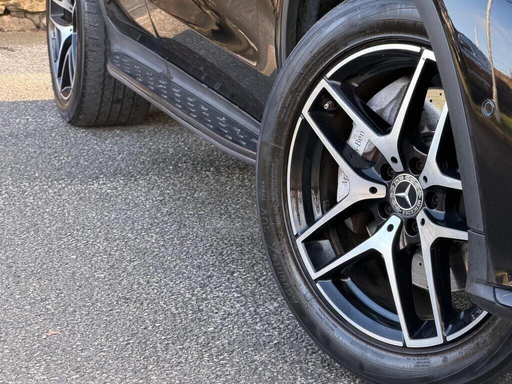 Mercedes-Benz GLC view 53