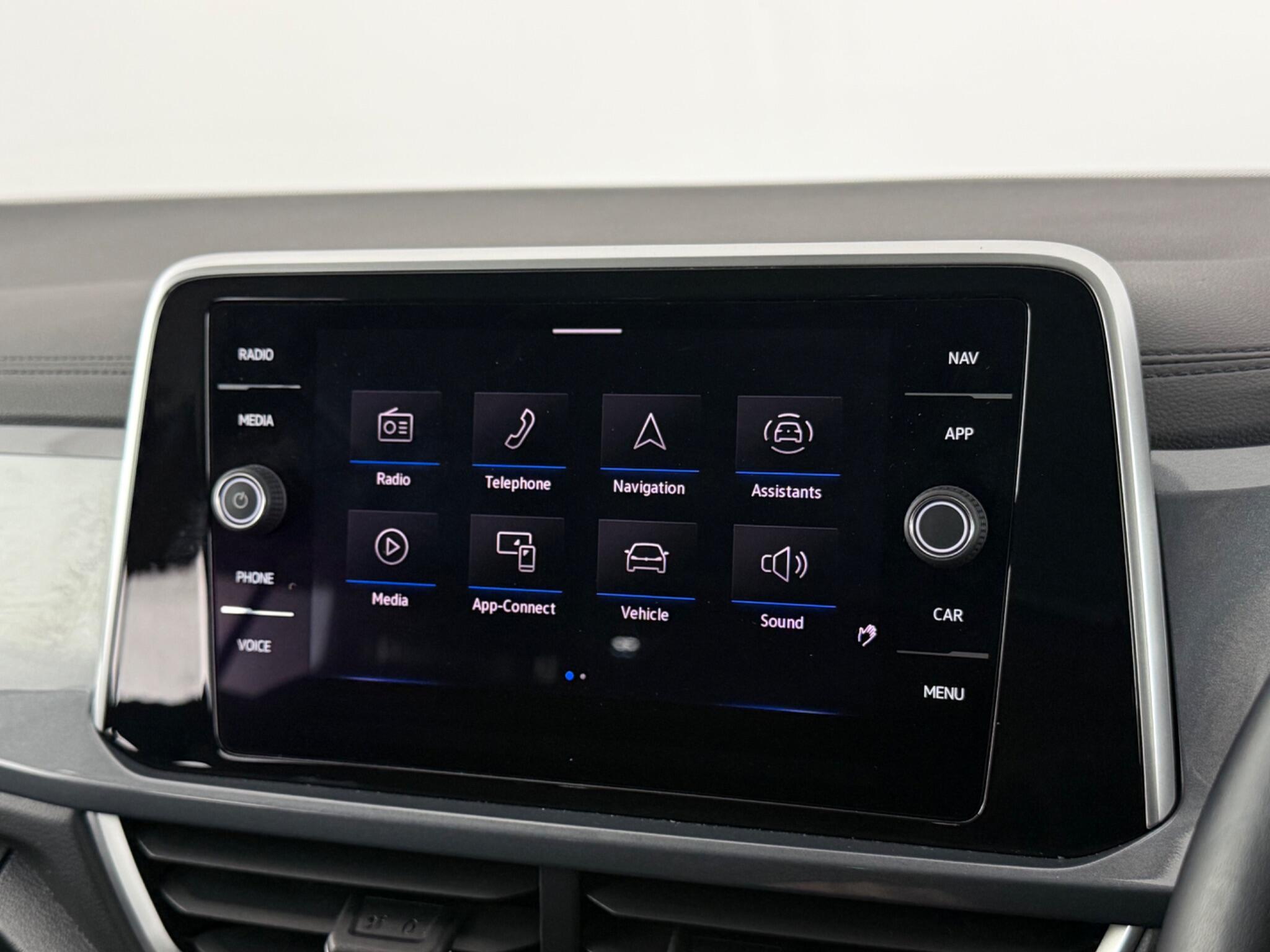 Volkswagen T-Roc view 24