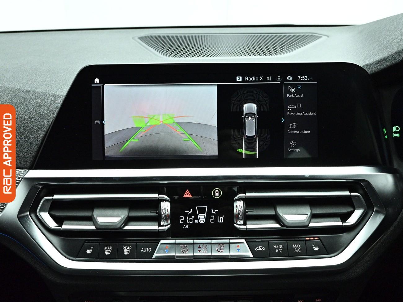 BMW 3 Series view 17