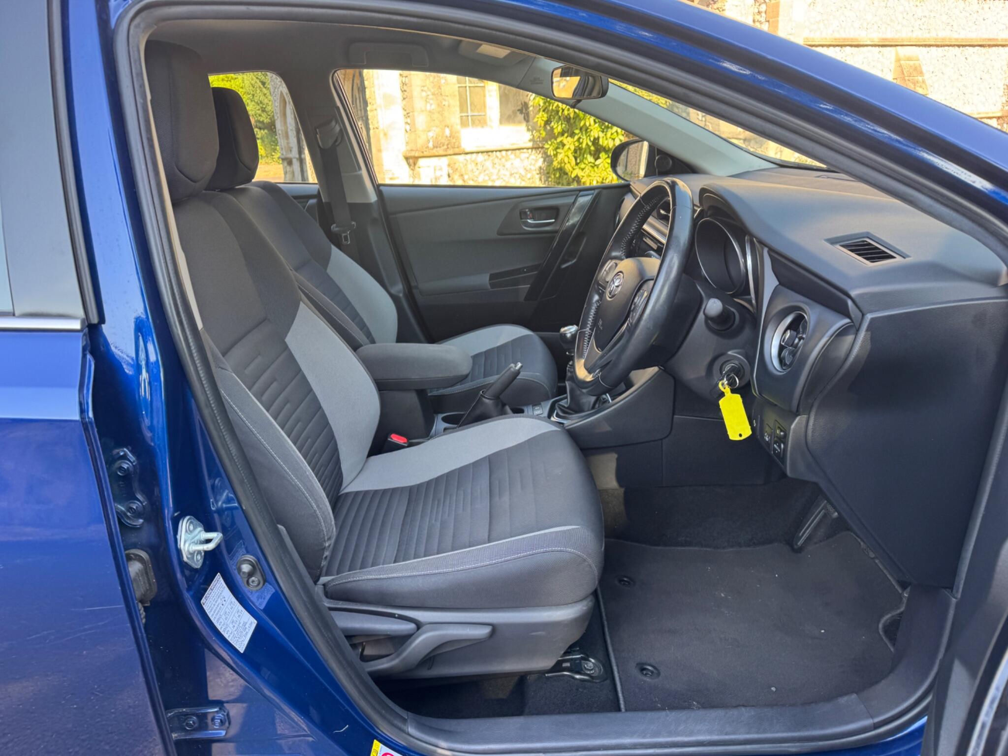 Toyota Auris view 25