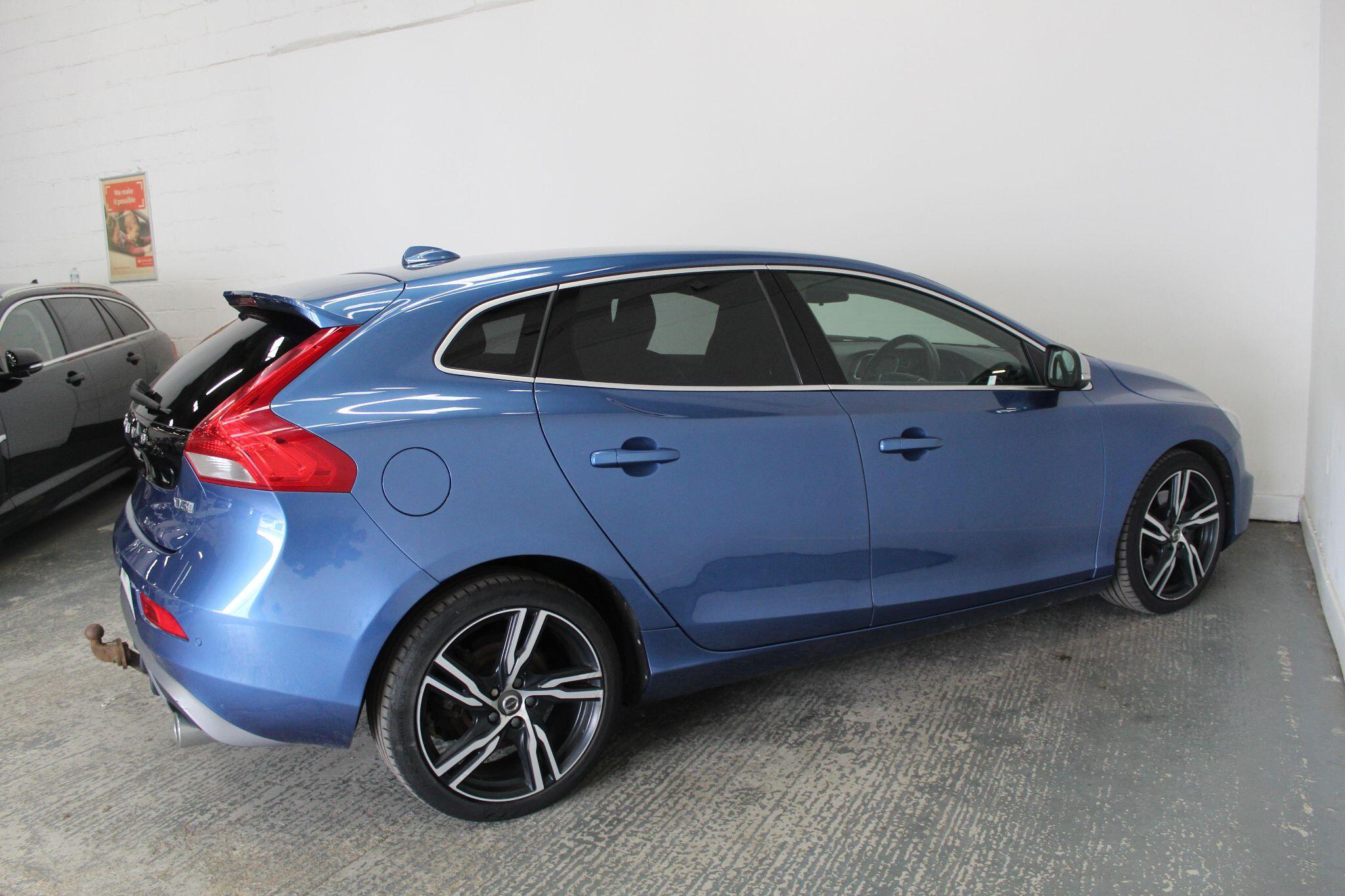 Volvo V40 view 11