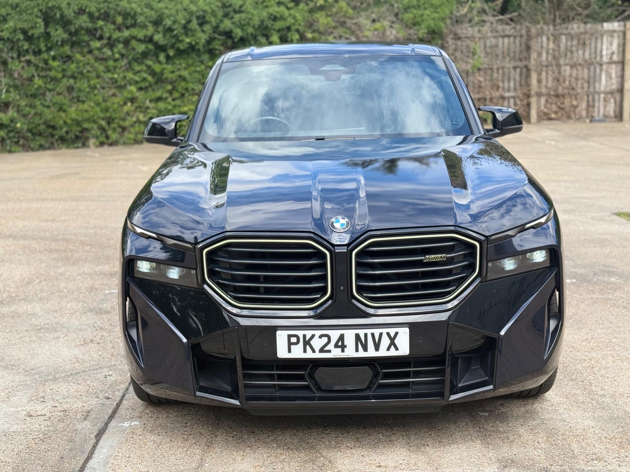 BMW XM view 2