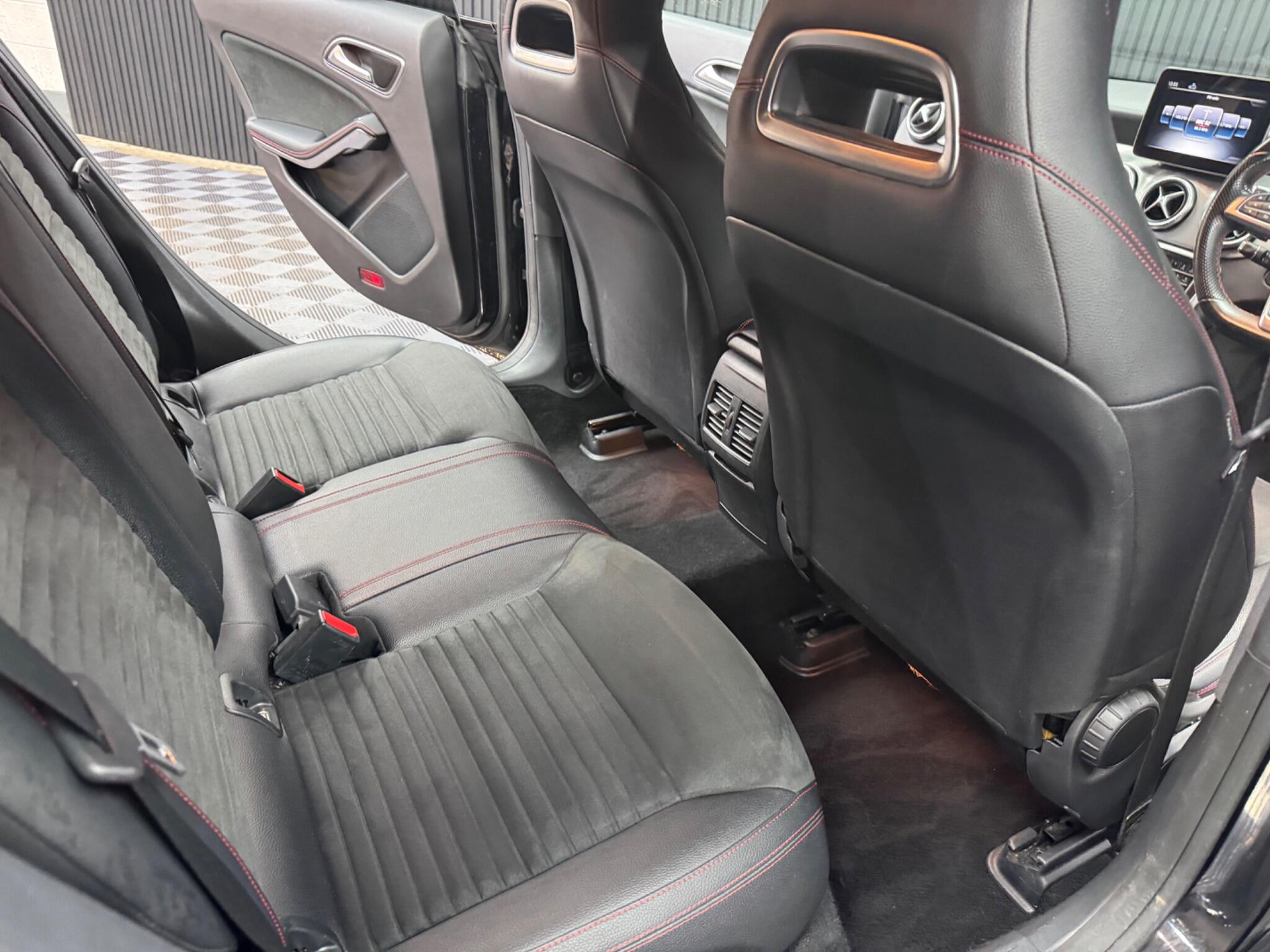 Mercedes-Benz Cla view 37