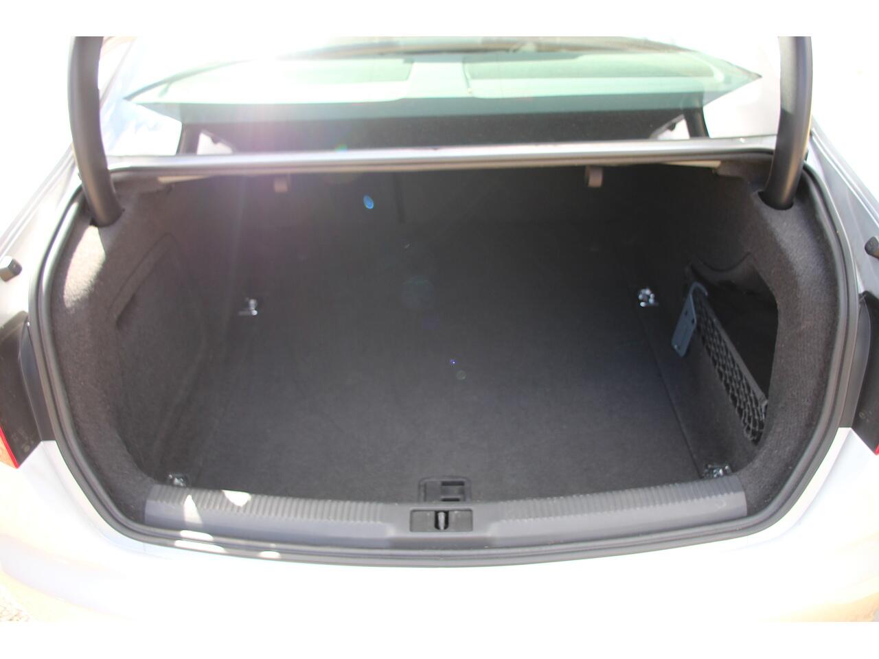 Audi A4 view 39