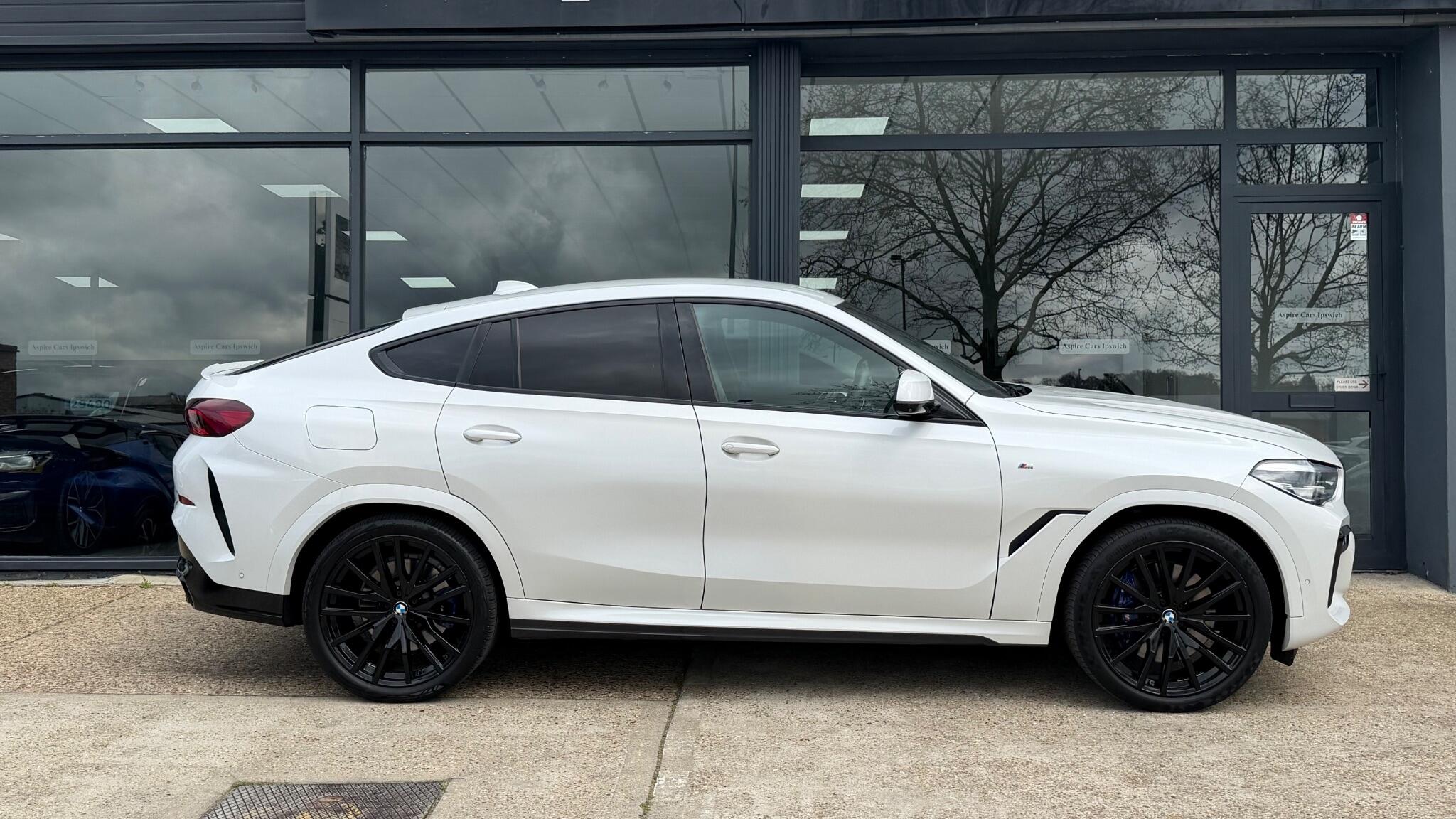 BMW X6 view 17