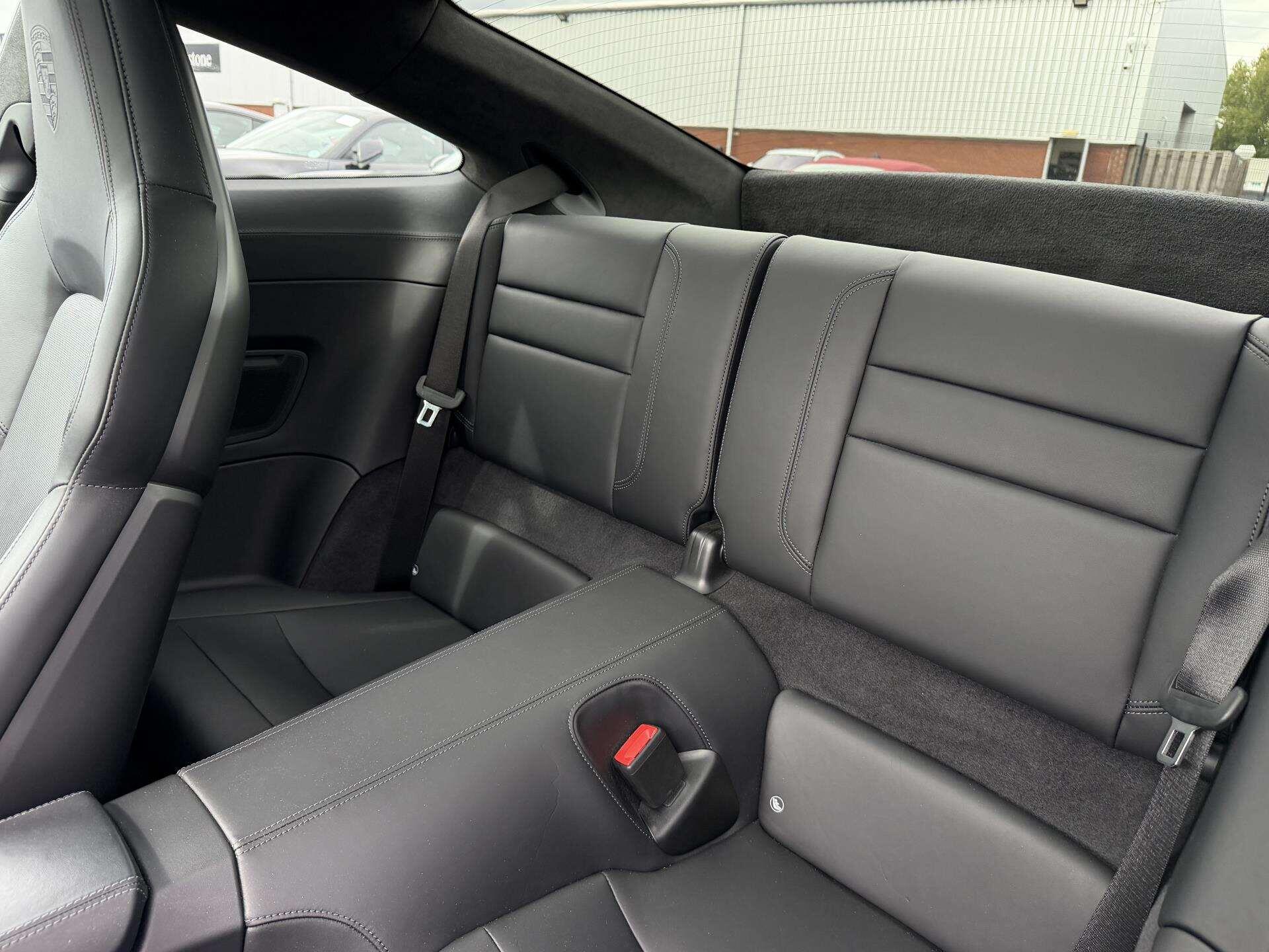 Porsche 911 view 13