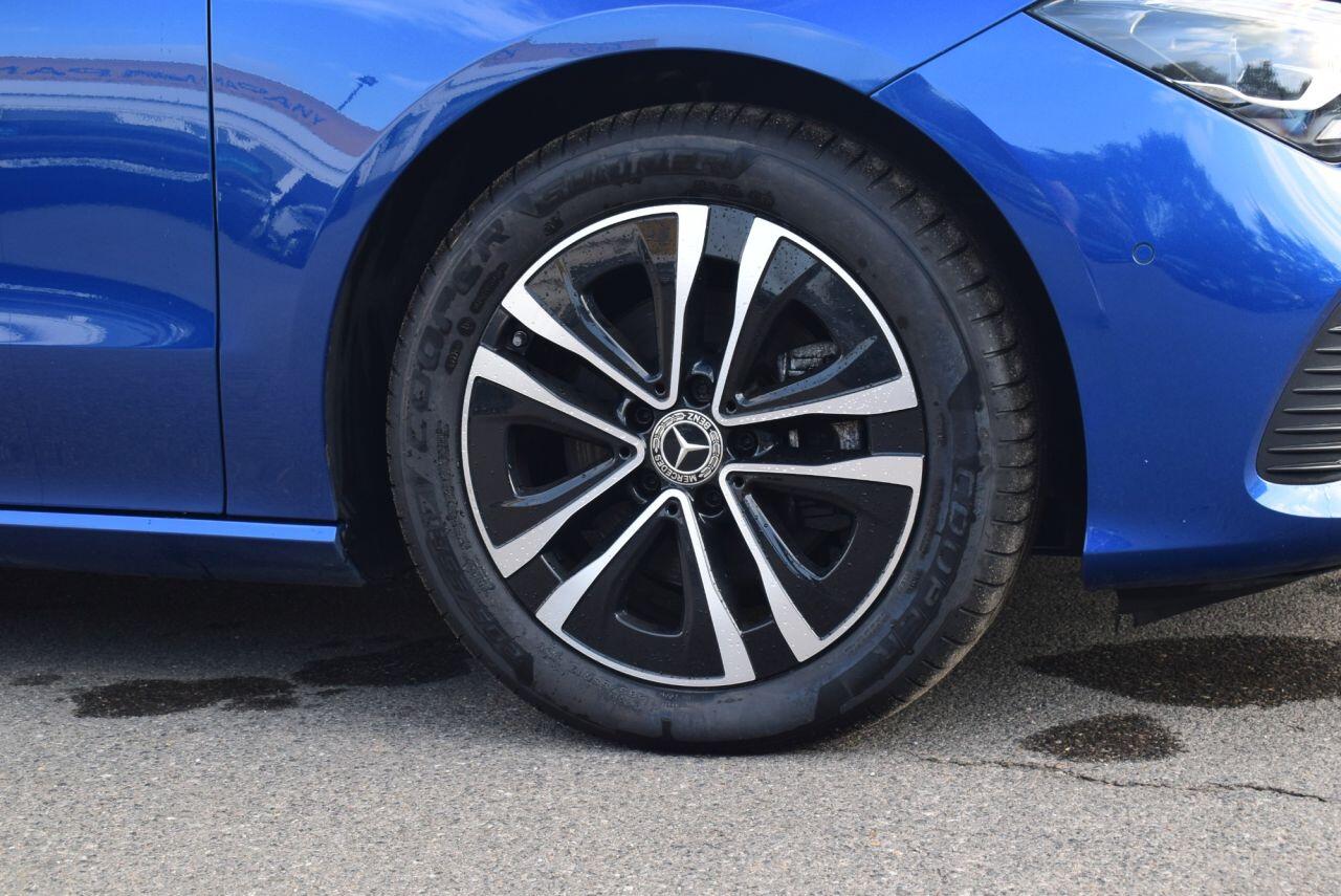 Mercedes-Benz Cla view 9
