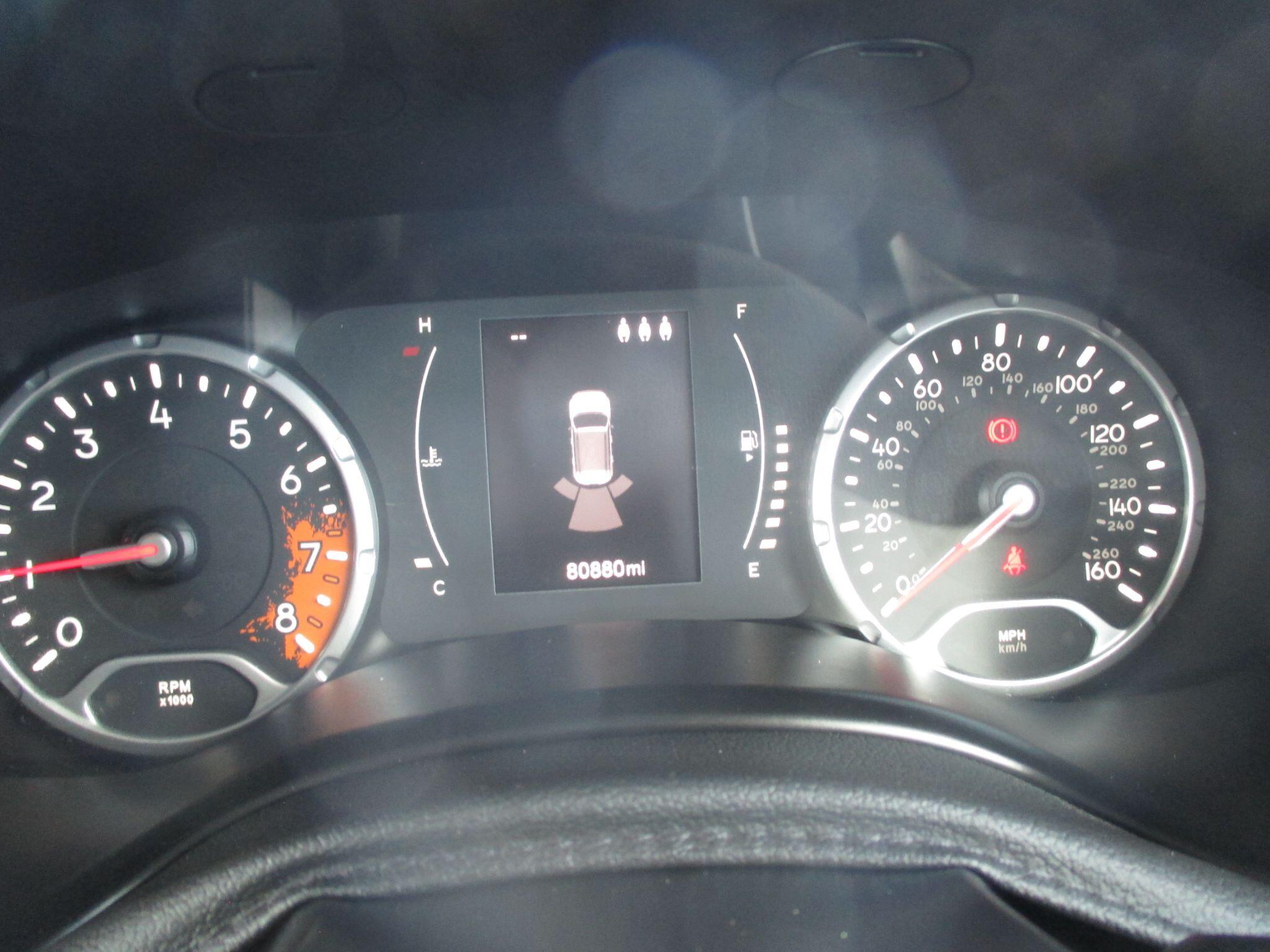 Jeep Renegade view 39