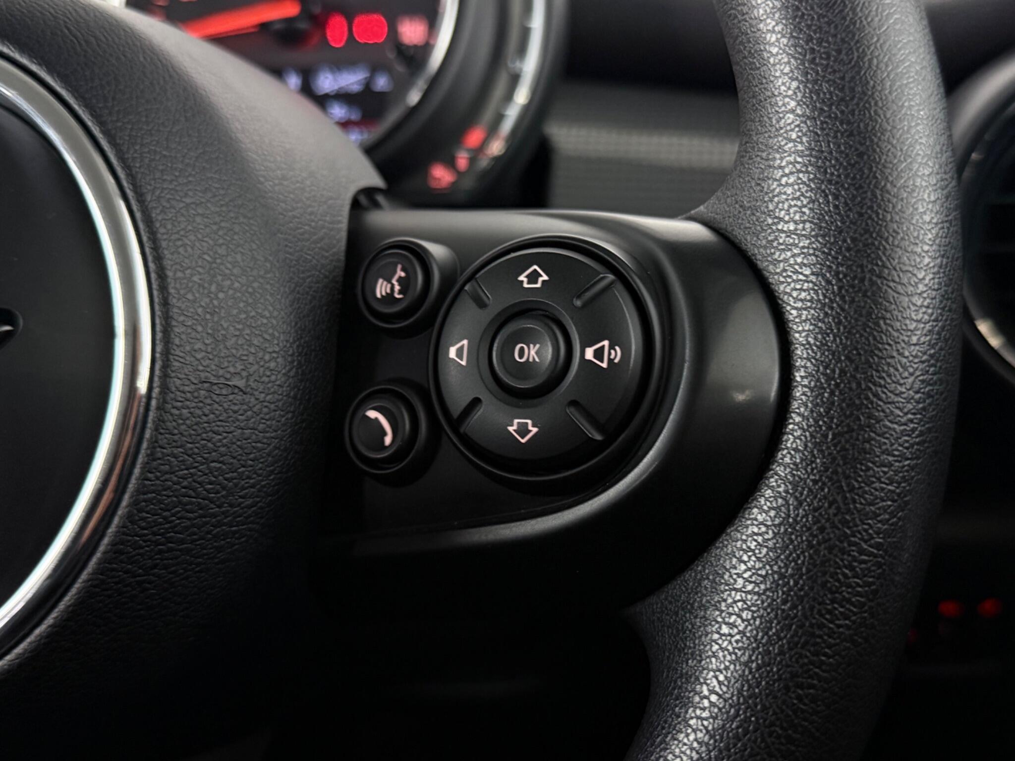 Mini Hatch view 16