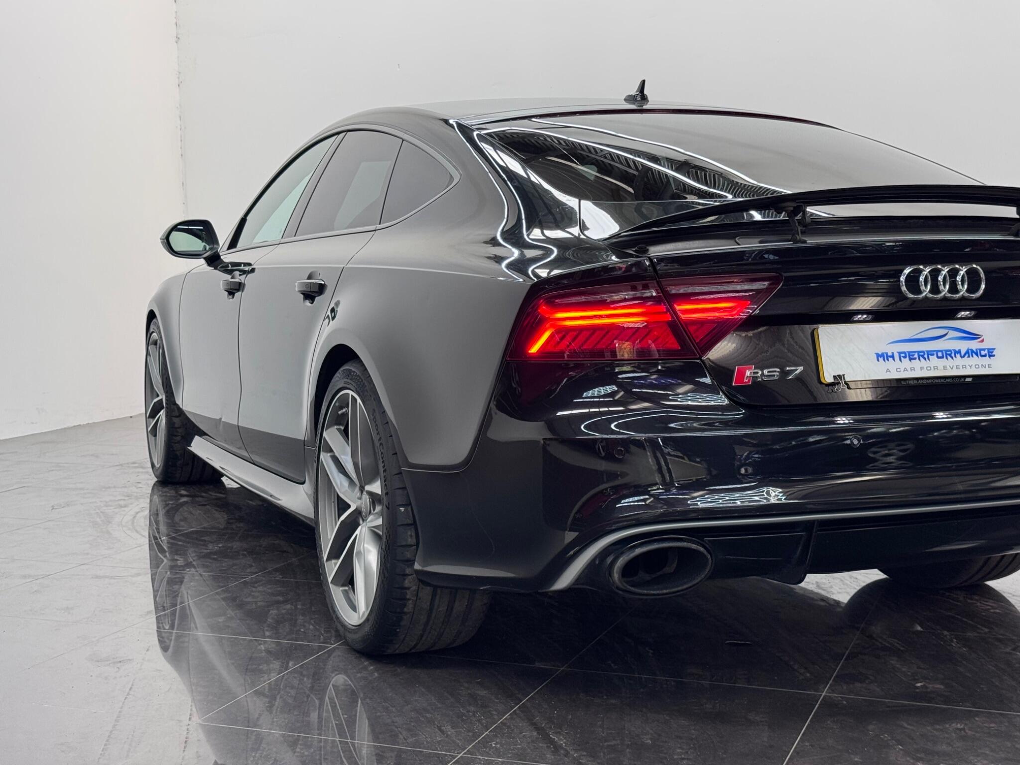 Audi RS7 view 32