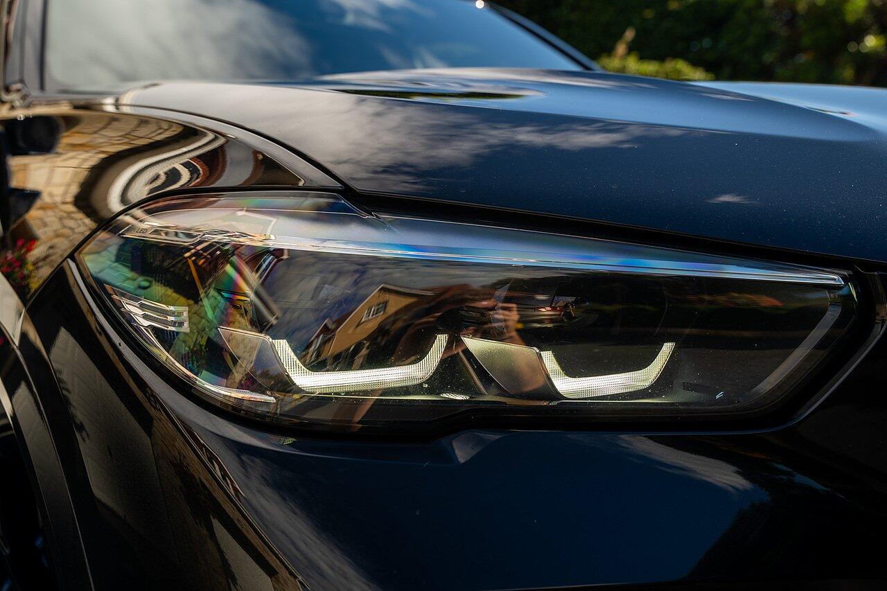 BMW X5 view 22