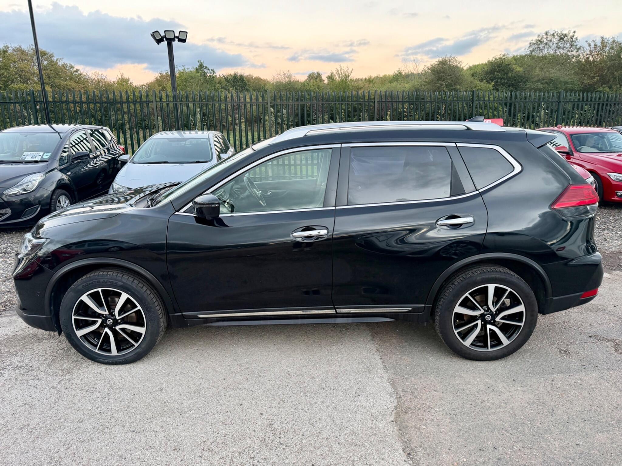 Nissan X-Trail view 12