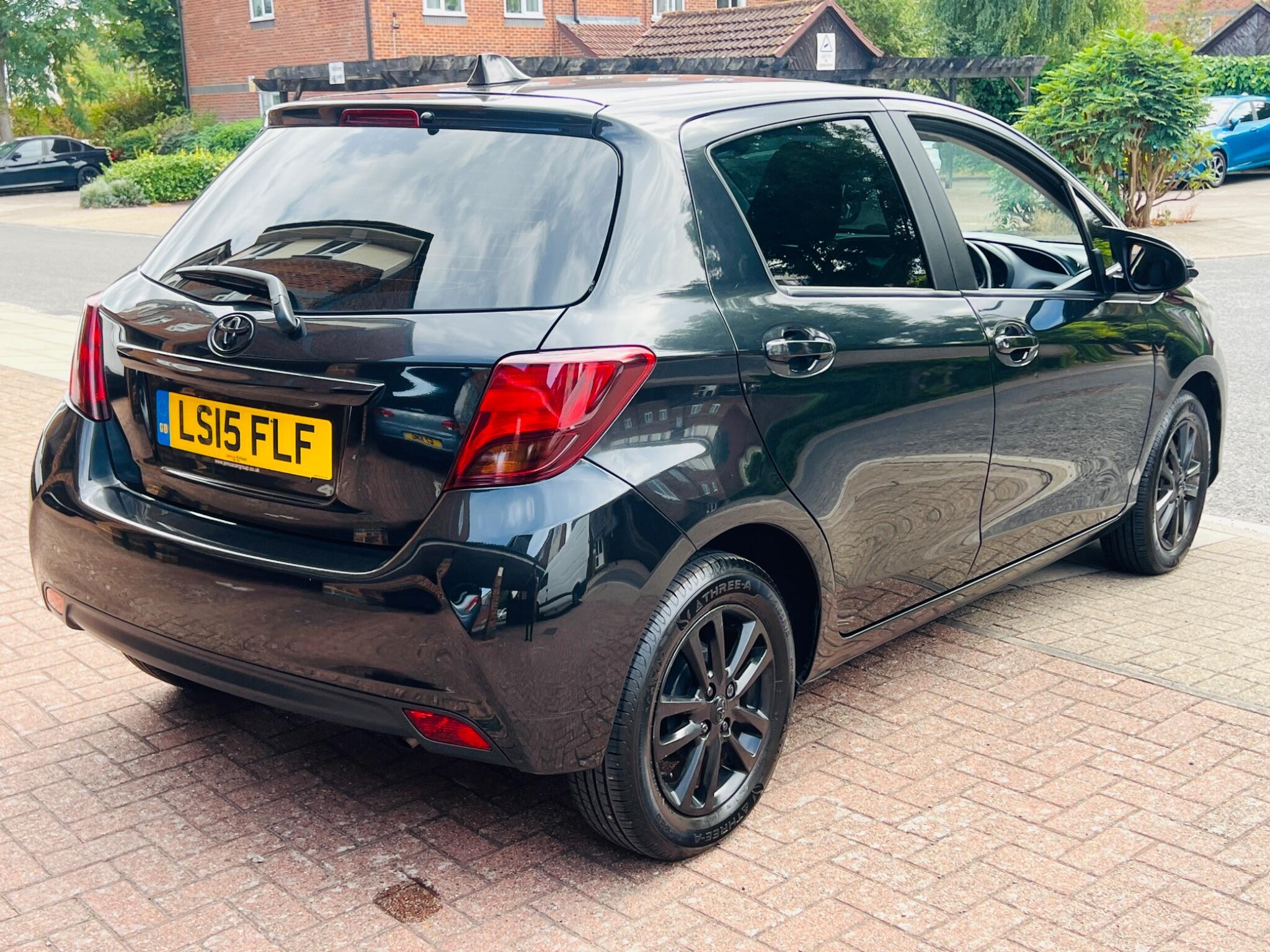 Toyota Yaris view 24